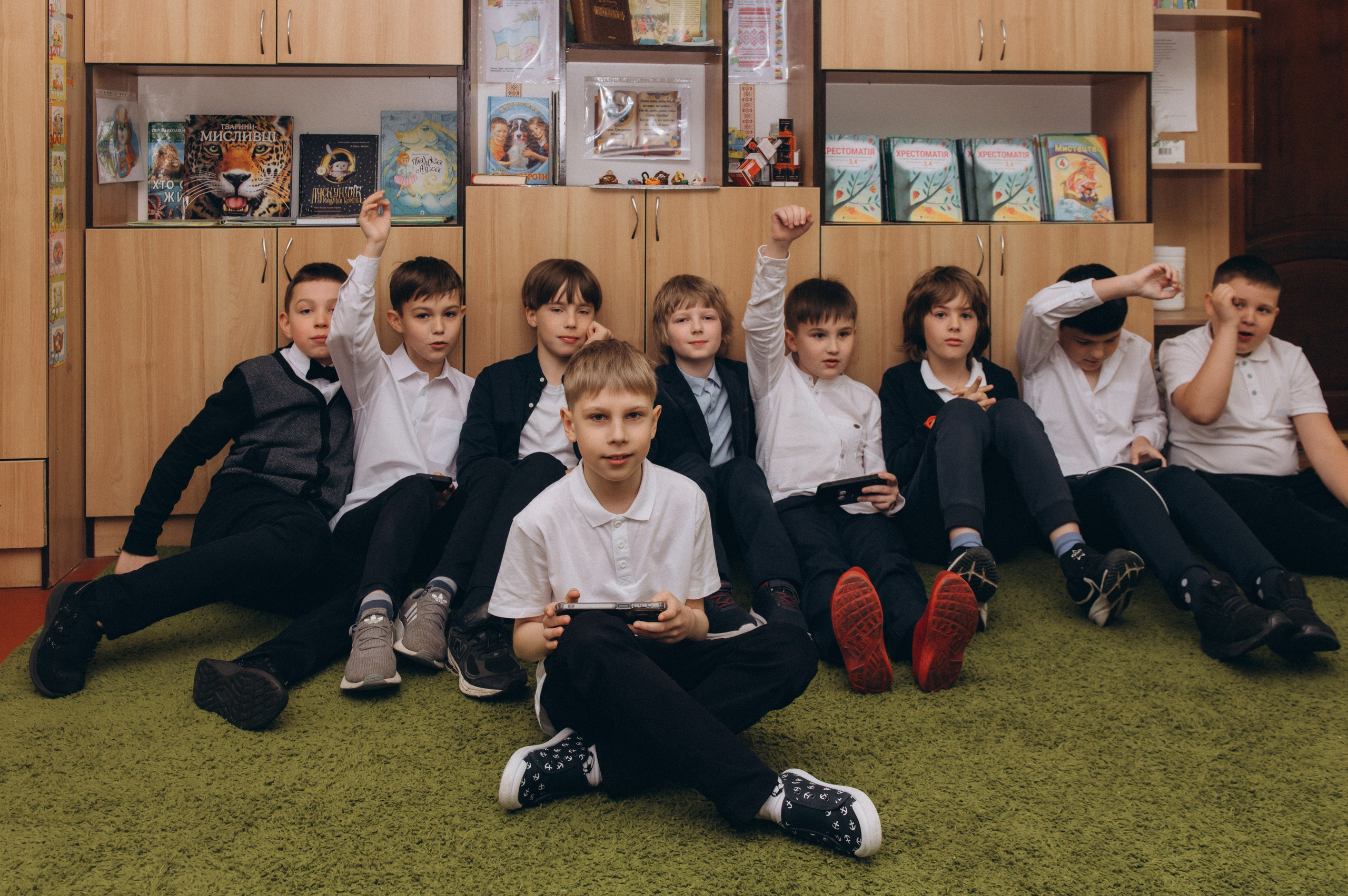 Шкільна фотосесія на віньєтки Тернопіль, фотосесія випускників Тернопіль, зйомка на віньєтки, шкільні фотоальбоми Тернопіль. Сімейний, дитячий та індивідуальний фотограф в м. Тернопіль, м. Львів