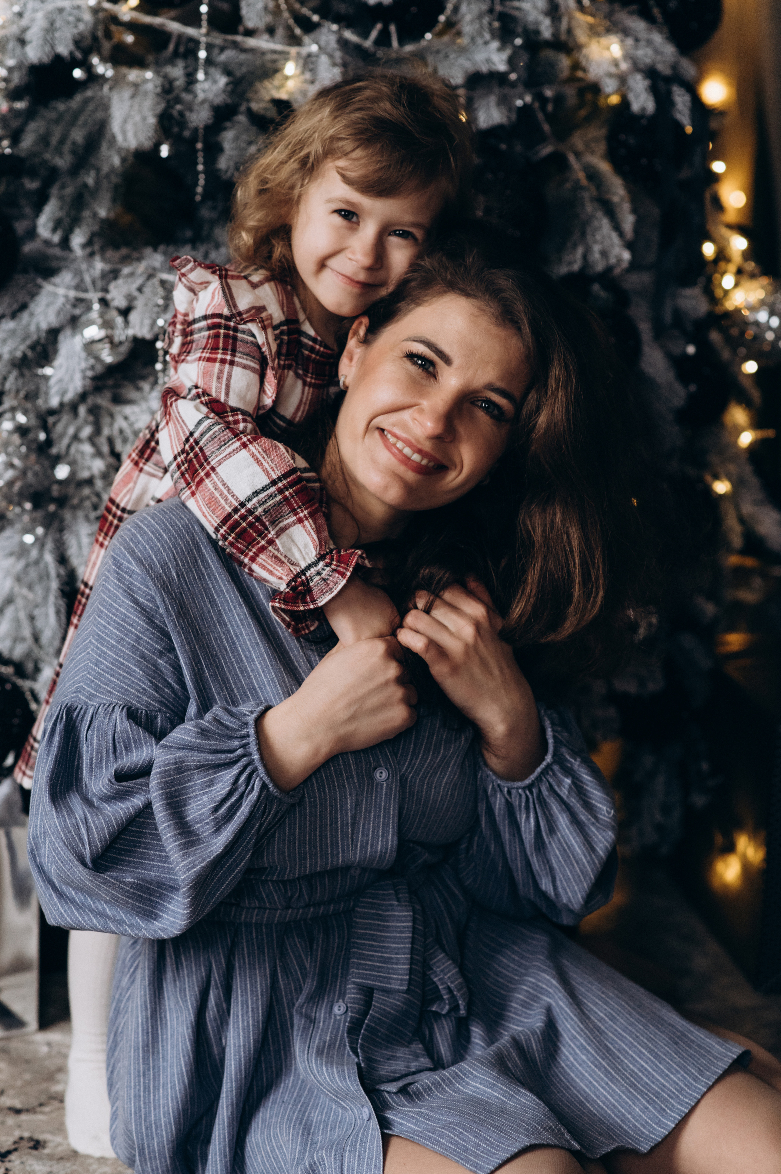 Новорічна сімейна зйомка у студії. Сімейний, дитячий та індивідуальний фотограф в м. Тернопіль, м. Львів