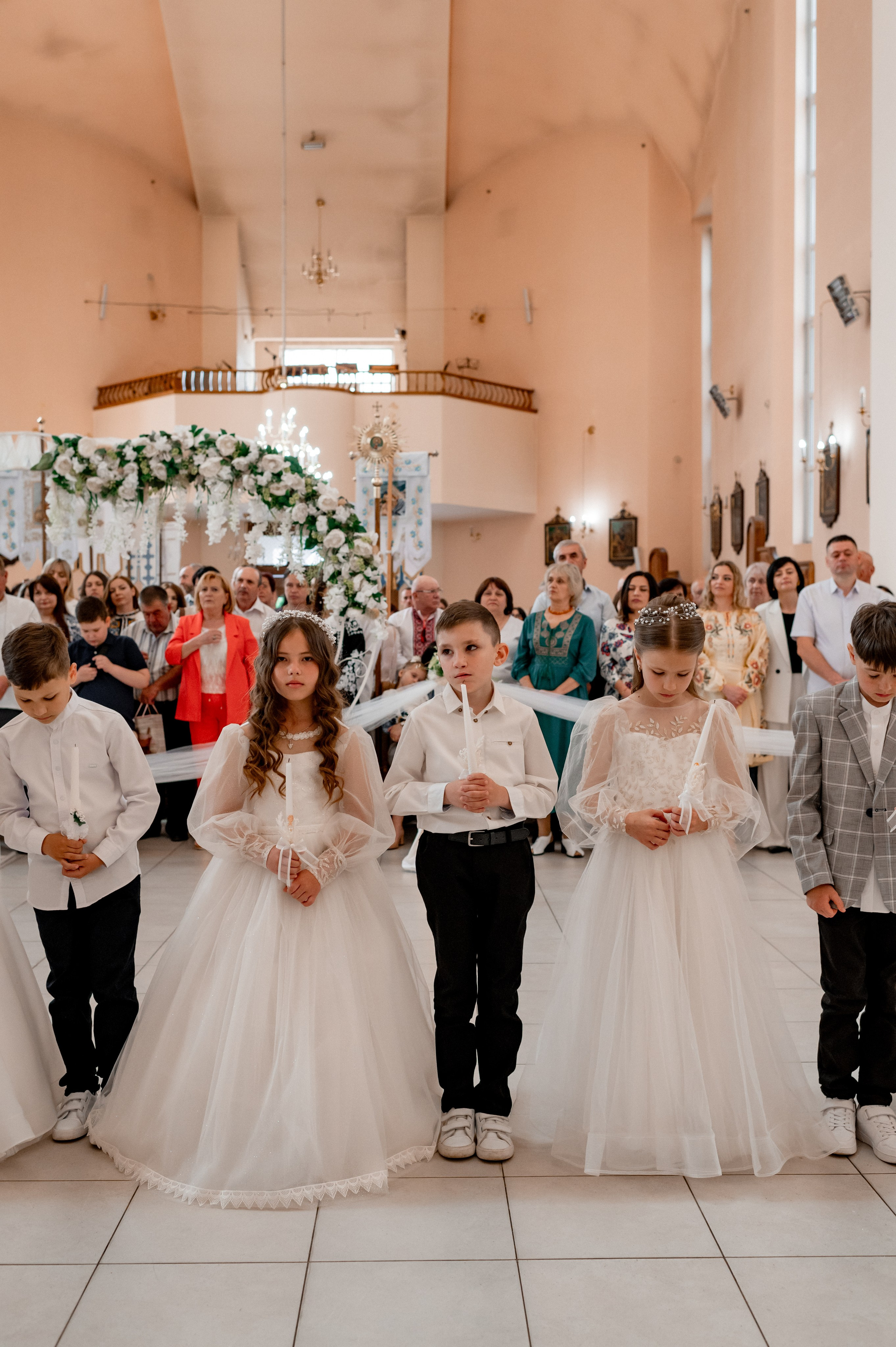 Фотосесія Першого Причастя Тернопіль, зйомка Причастя Тернопіль, Таїнство Першого Причастя Тернопіль, Катедра Причастя Тернопіль. Сімейний, дитячий та індивідуальний фотограф в м. Тернопіль, м. Львів