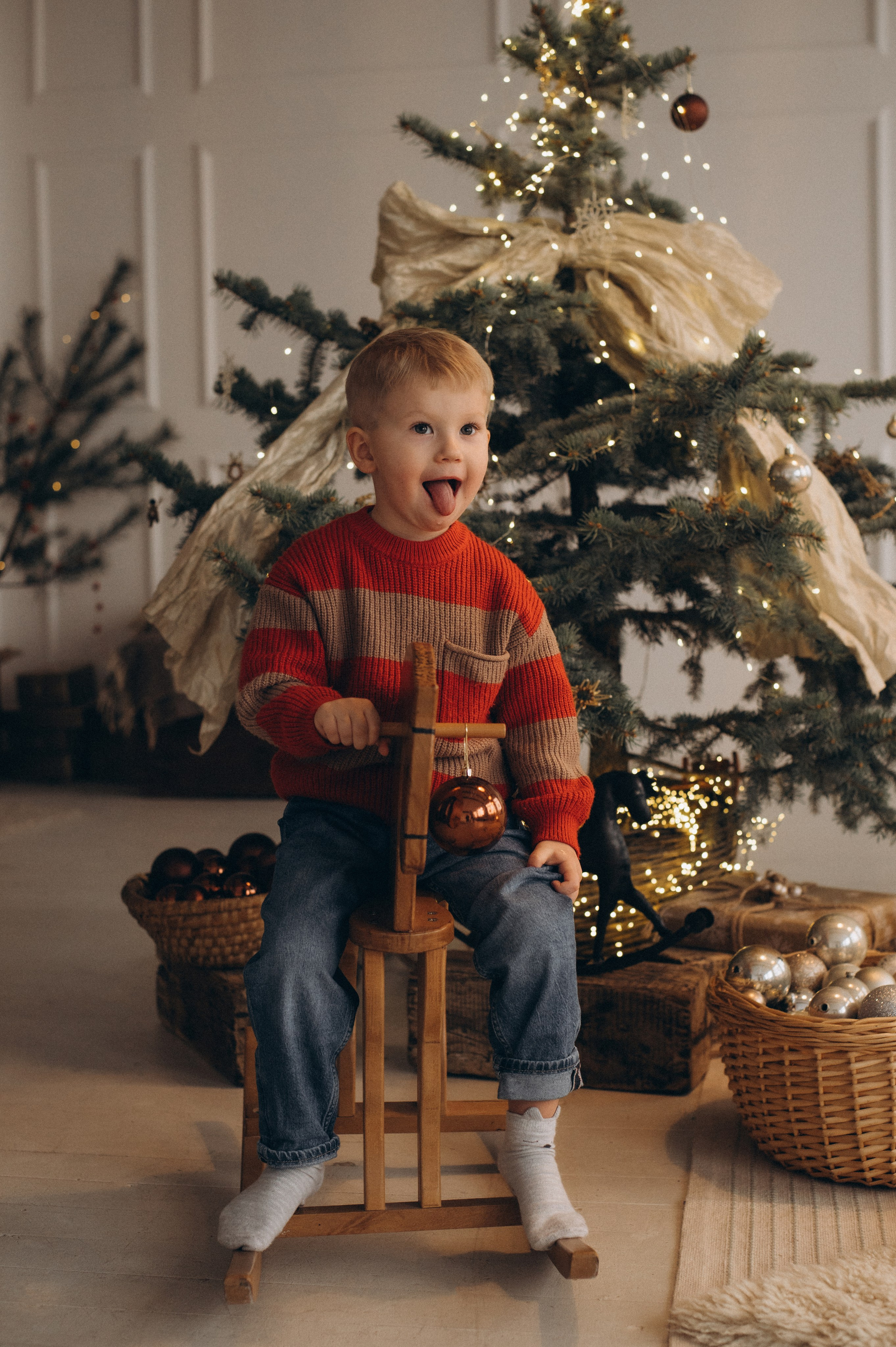 Новорічна сімейна фотосесія у студії Тернопіль, фотосесія мами та дитини, сімейний фотограф Тернопіль, новорічна зйомка. Сімейний, дитячий та індивідуальний фотограф в м. Тернопіль, м. Львів