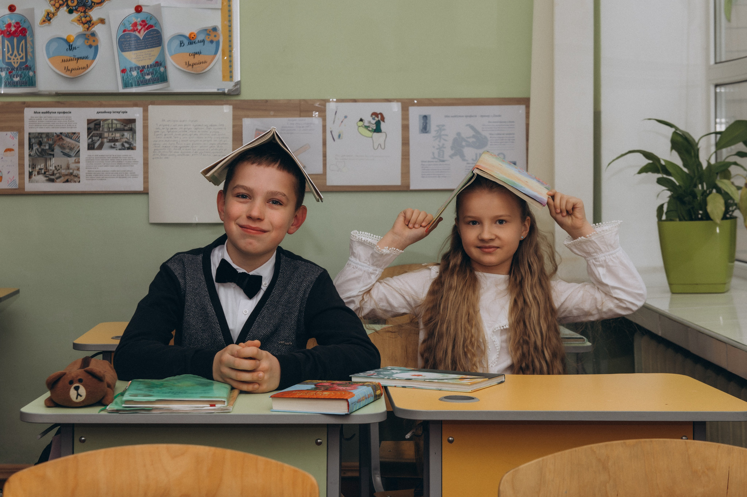 Шкільна фотосесія на віньєтки Тернопіль, фотосесія випускників Тернопіль, зйомка на віньєтки, шкільні фотоальбоми Тернопіль. Сімейний, дитячий та індивідуальний фотограф в м. Тернопіль, м. Львів