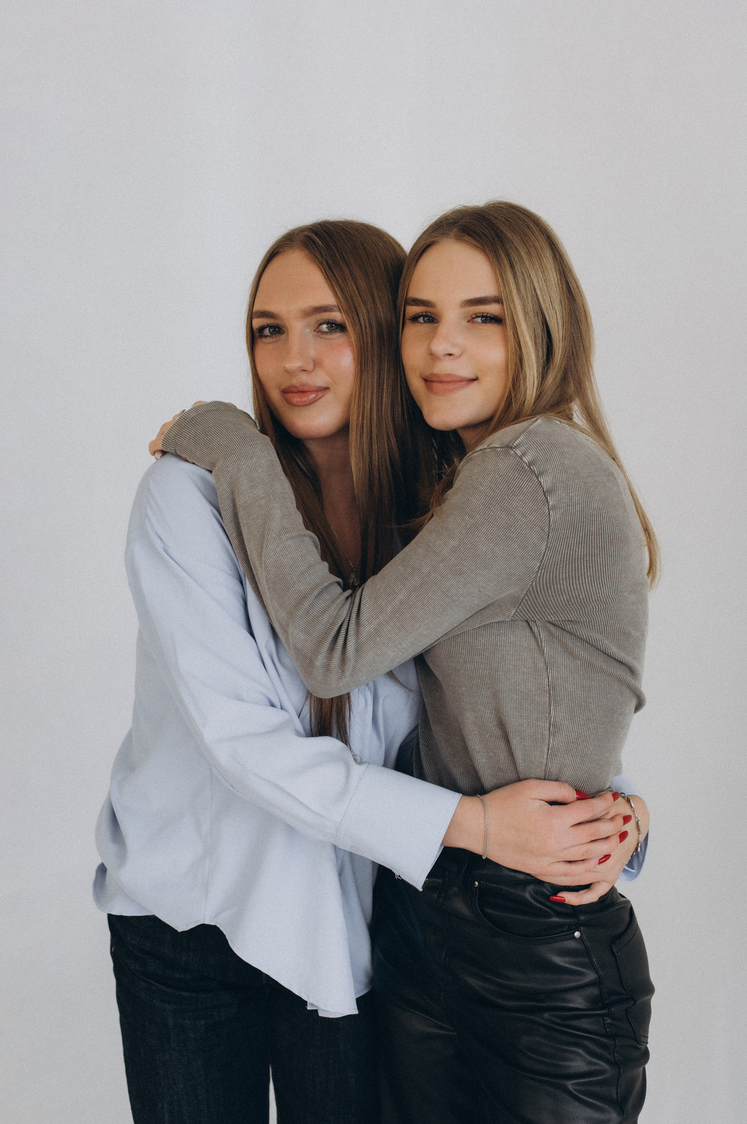 Фотосесія випускників, фотосесія на віньєтки Тернопіль, випускники Тернопіль, випуск 2025. Сімейний, дитячий та індивідуальний фотограф в м. Тернопіль, м. Львів