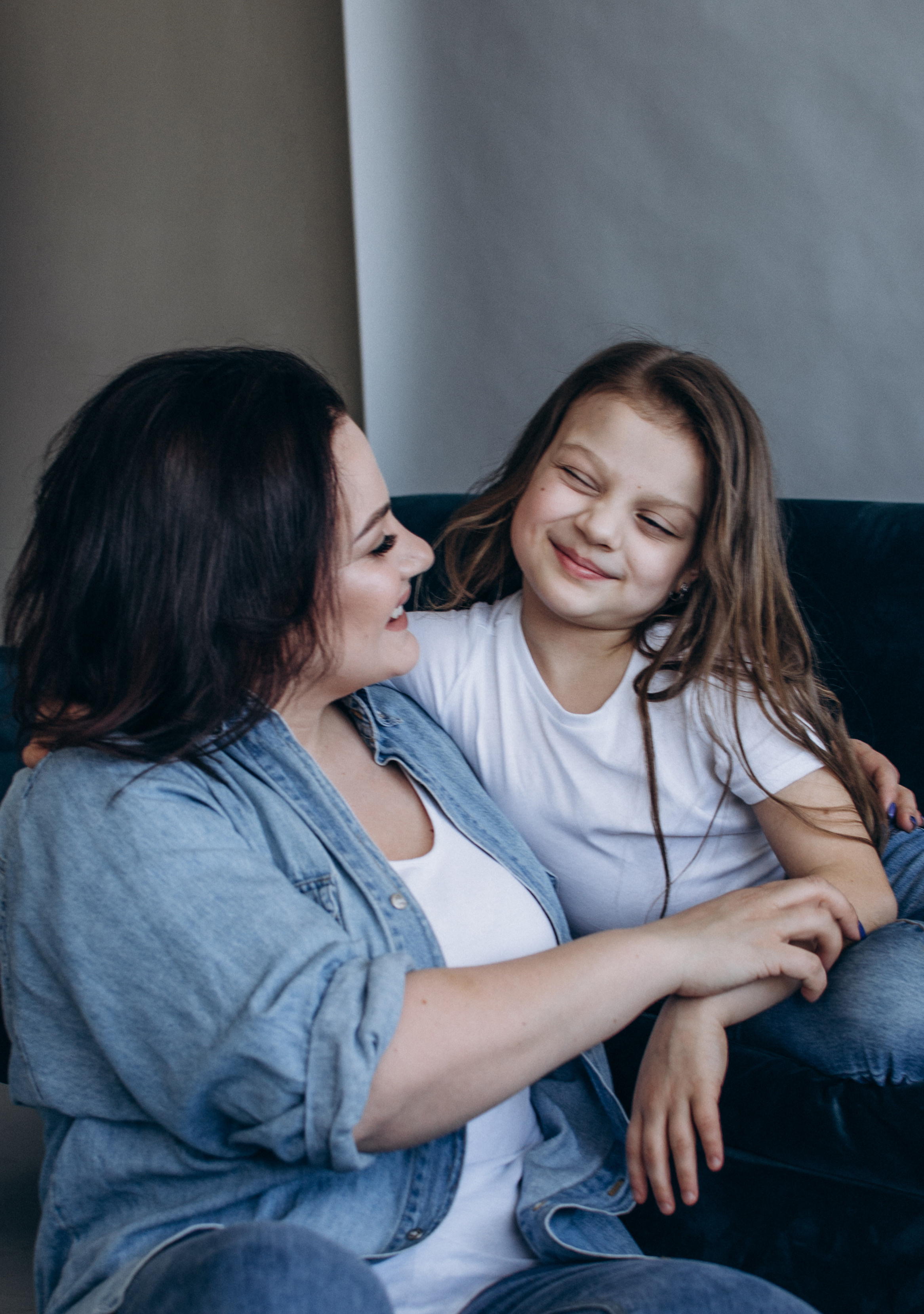 Мама і донечка. Студійна сімейна фотосесія. Сімейний, дитячий та індивідуальний фотограф в м. Тернопіль, м. Львів