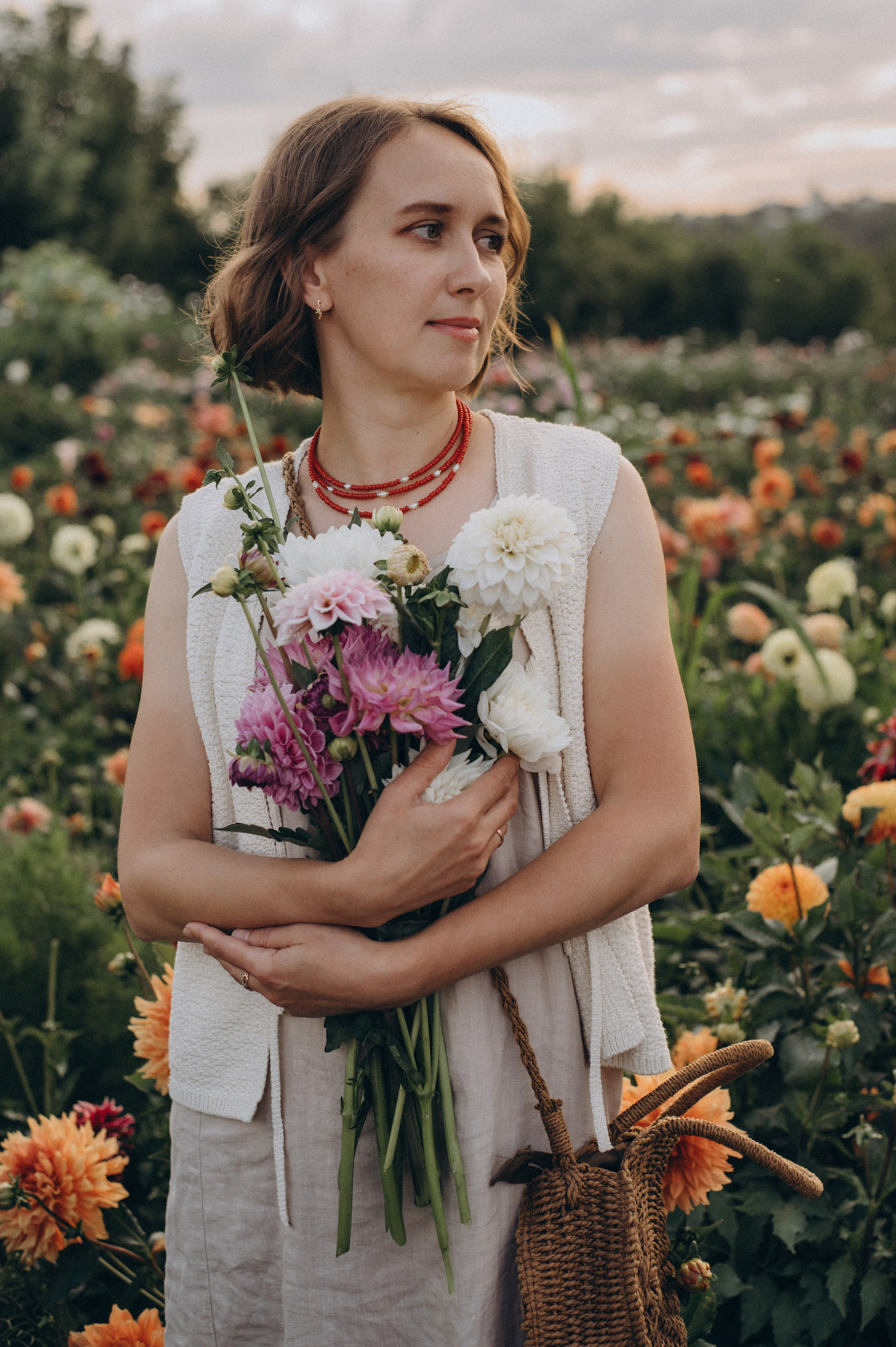 Сімейна фотосесія мами і доньки, сімейний фотограф Тернопіль, портретний фотограф, сімейна фотосесія Тернопіль, фотосесія в жоржинах. Сімейний, дитячий та індивідуальний фотограф в м. Тернопіль, м. Львів