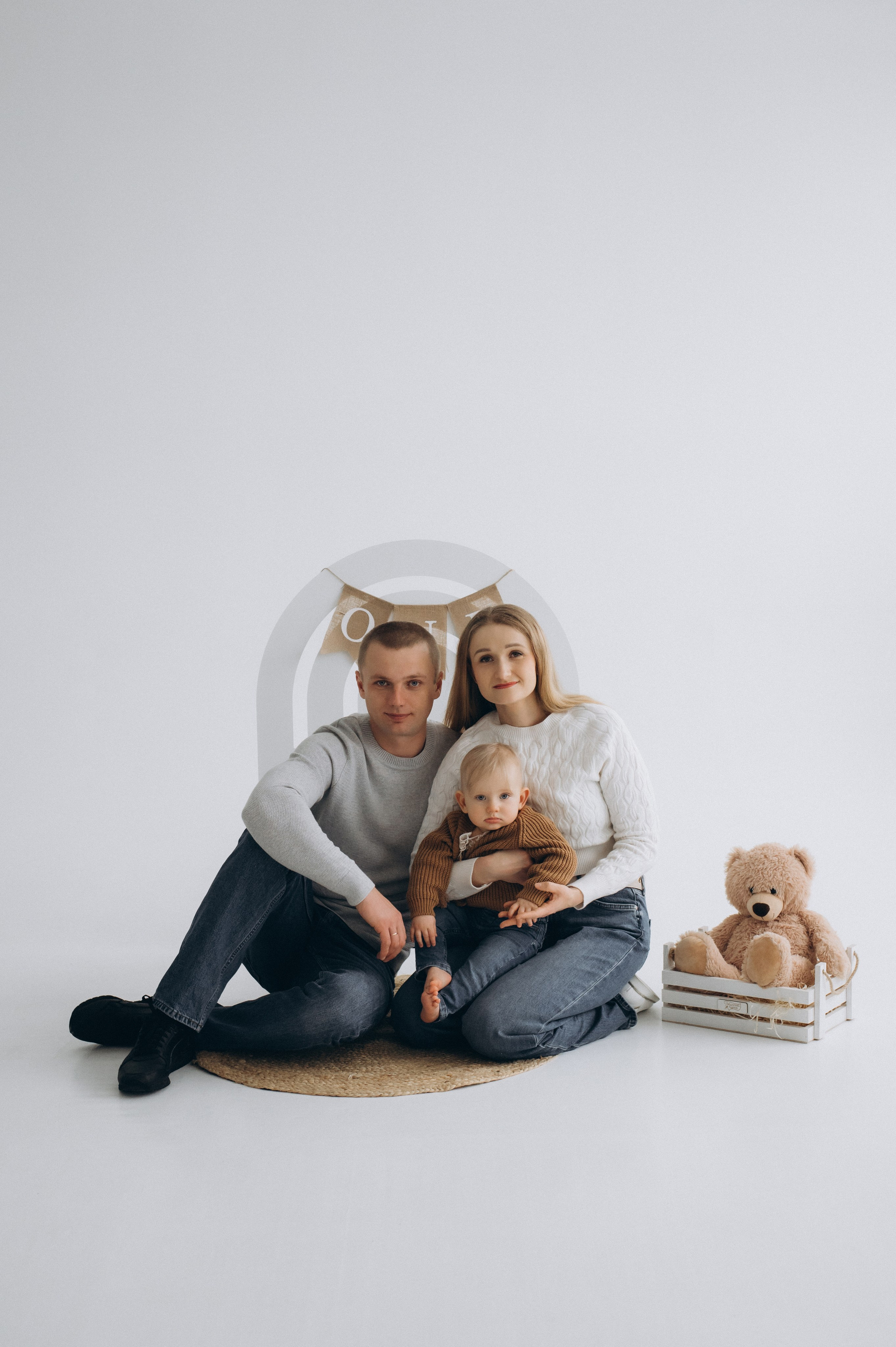 Зйомка дня народження дитини, фотосесія 1 рік Тернопіль, сімейний фотограф Тернопіль, сімейна фотосесія Тернопіль, перший тортик малюка. Сімейний, дитячий та індивідуальний фотограф в м. Тернопіль, м. Львів