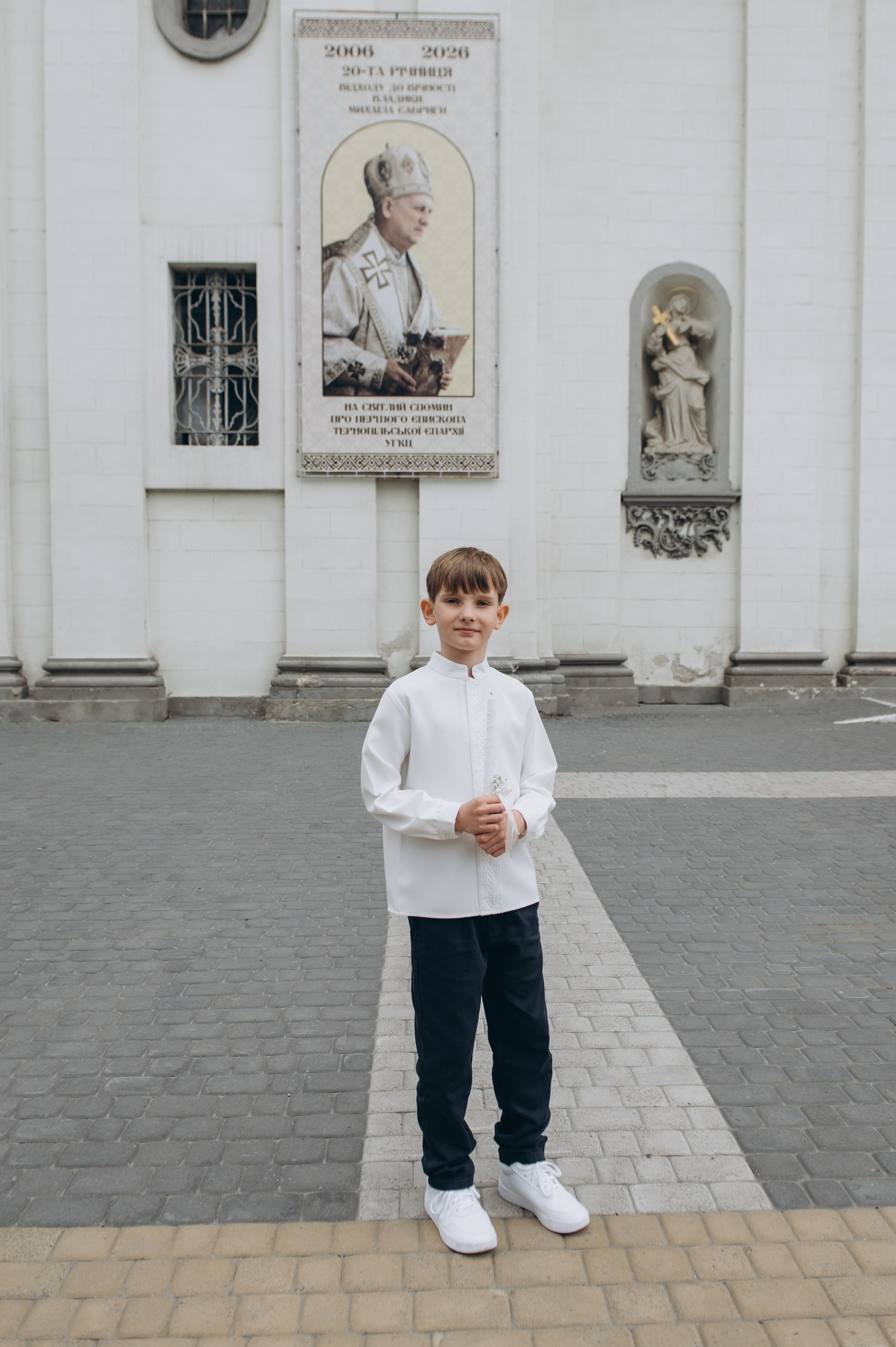 Фотосесія Першого Причастя Тернопіль, фотосесія Причастя Тернопіль, Таїнство Першого Причастя Тернопіль, Катедра Причастя Тернопіль. Сімейний, дитячий та індивідуальний фотограф в м. Тернопіль, м. Львів