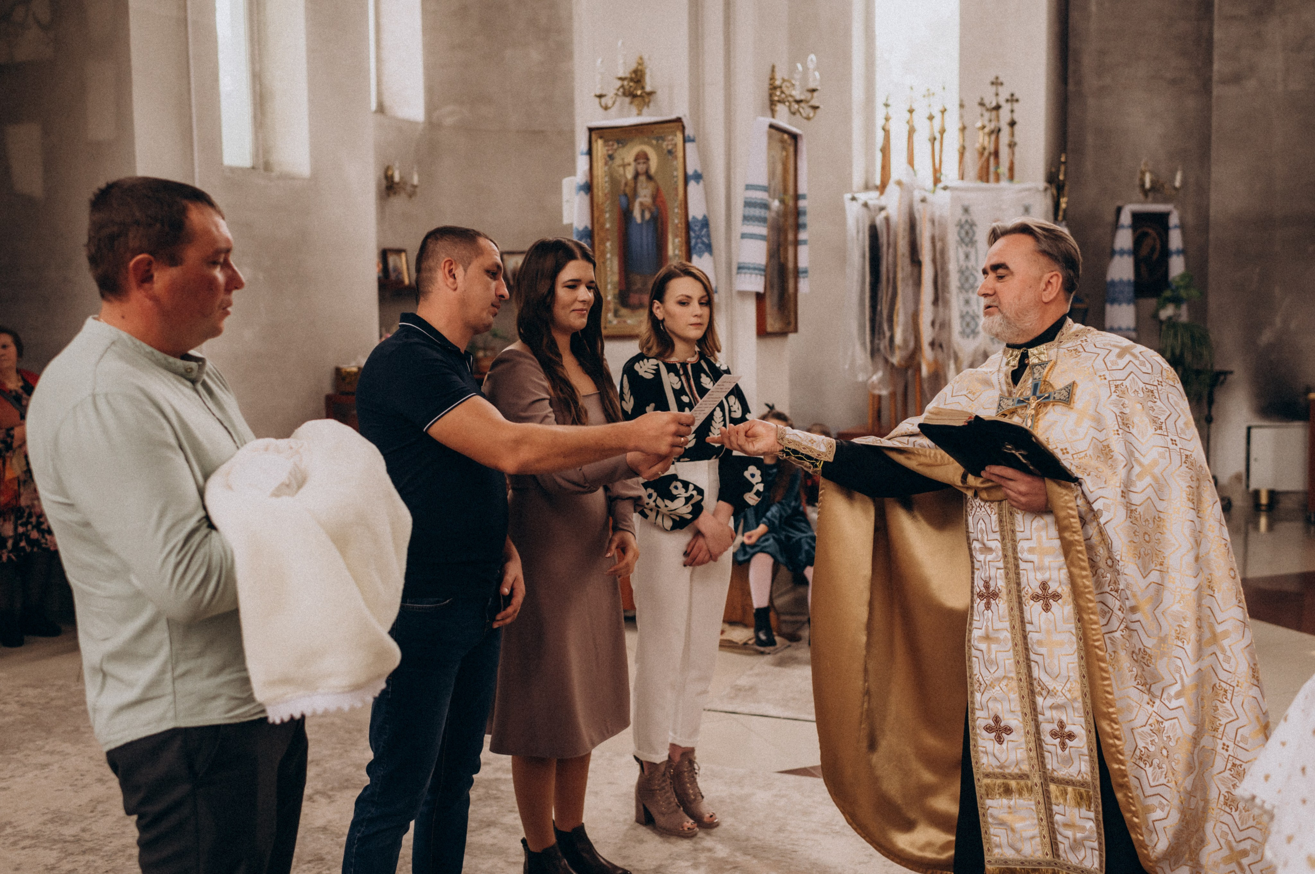 Таїнство Хрещення, хрестини Тернопіль, хрещення Львів. Сімейний, дитячий та індивідуальний фотограф в м. Тернопіль, м. Львів