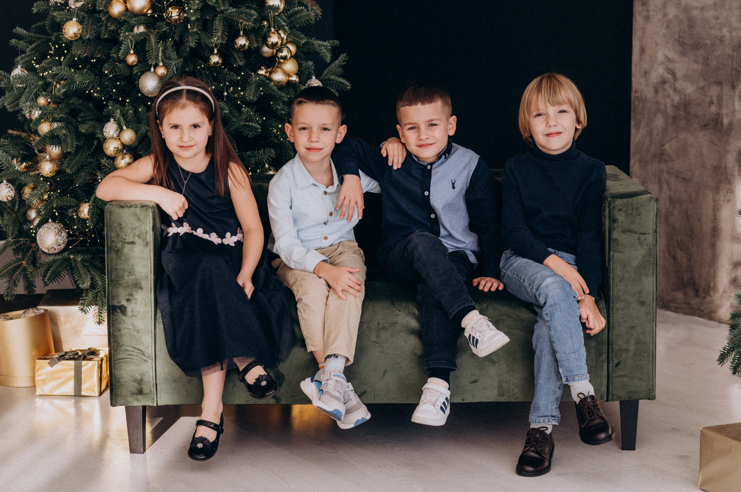 Фотосесія групи дитячого садочку, фотосесія на віньєтки, зйомка дітей в студії. Сімейний, дитячий та індивідуальний фотограф в м. Тернопіль, м. Львів