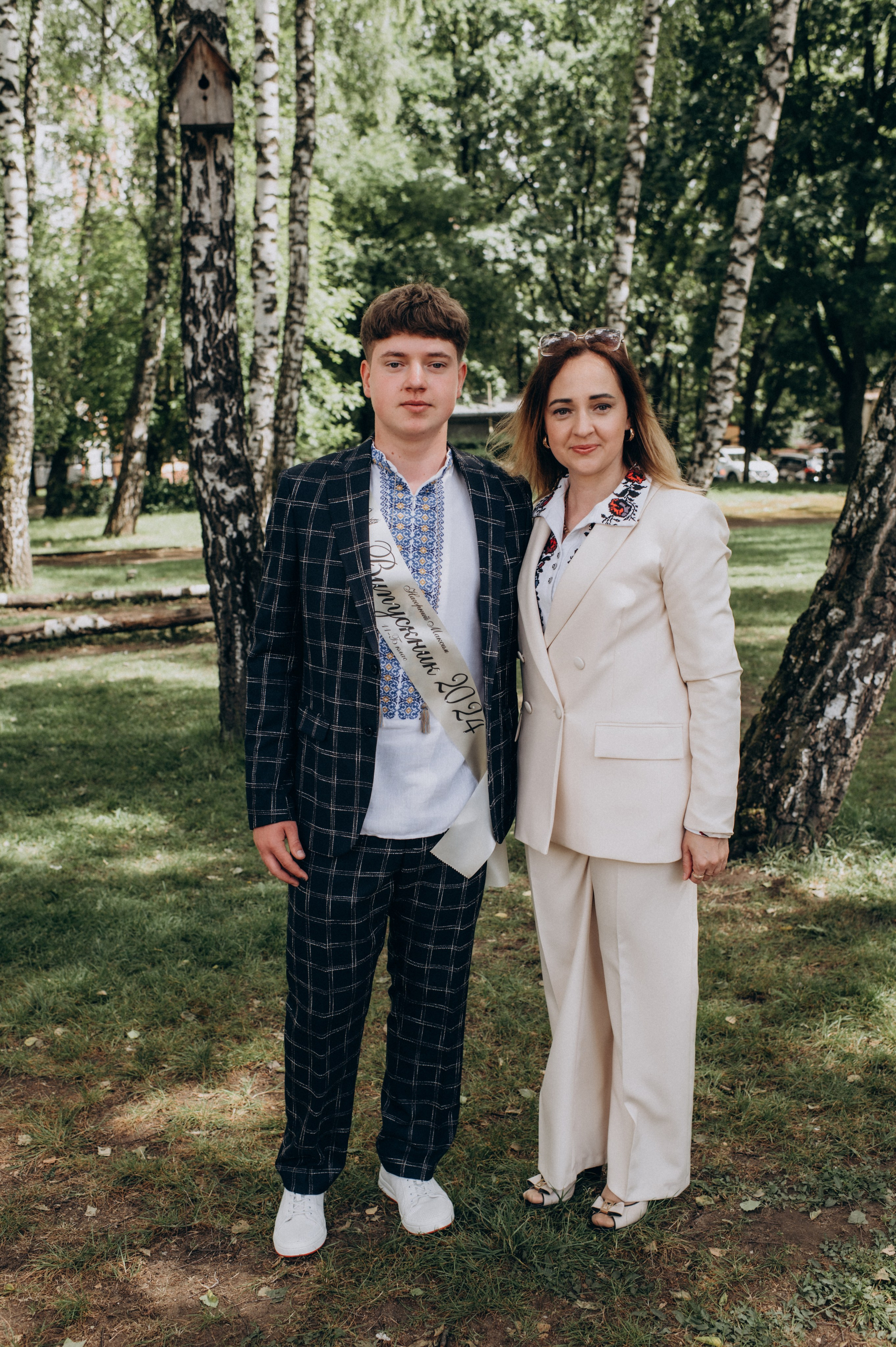 Фотосесія останнього дзвоника, фотосесія випускників Тернопіль, випускний 2024. Сімейний, дитячий та індивідуальний фотограф в м. Тернопіль, м. Львів