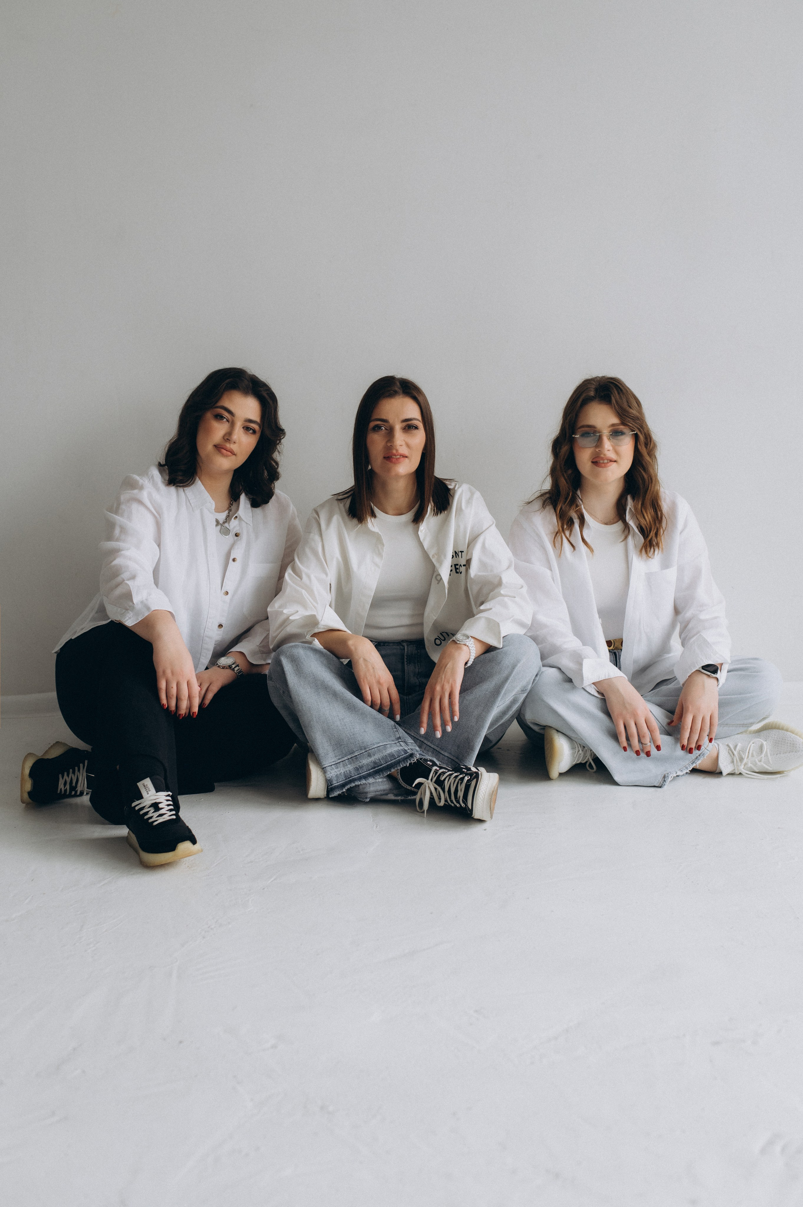 Сімейна фотосесія мами і донечок, сімейний фотограф Тернопіль, портретний фотограф Тернопіль, портретна фотосесія Львів. Сімейний, дитячий та індивідуальний фотограф в м. Тернопіль, м. Львів