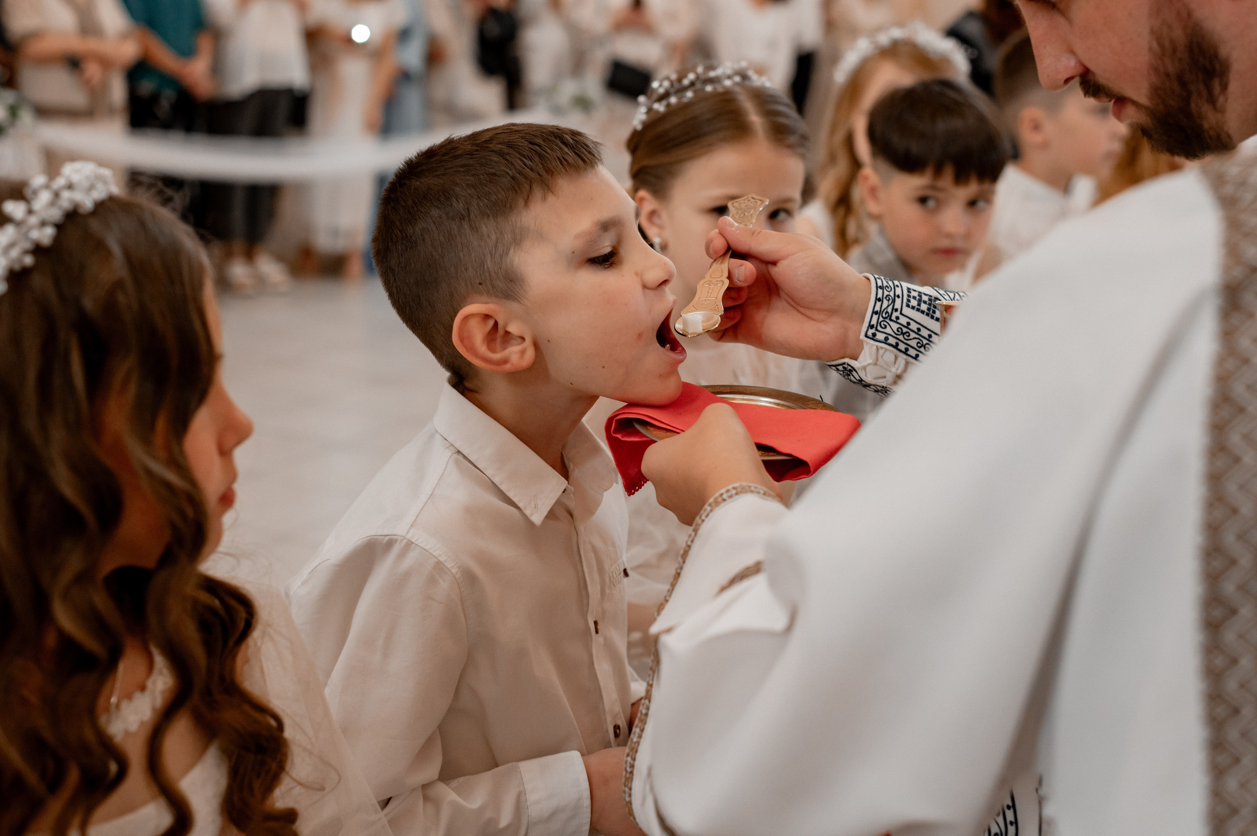 Фотосесія Першого Причастя Тернопіль, зйомка Причастя Тернопіль, Таїнство Першого Причастя Тернопіль, Катедра Причастя Тернопіль. Сімейний, дитячий та індивідуальний фотограф в м. Тернопіль, м. Львів