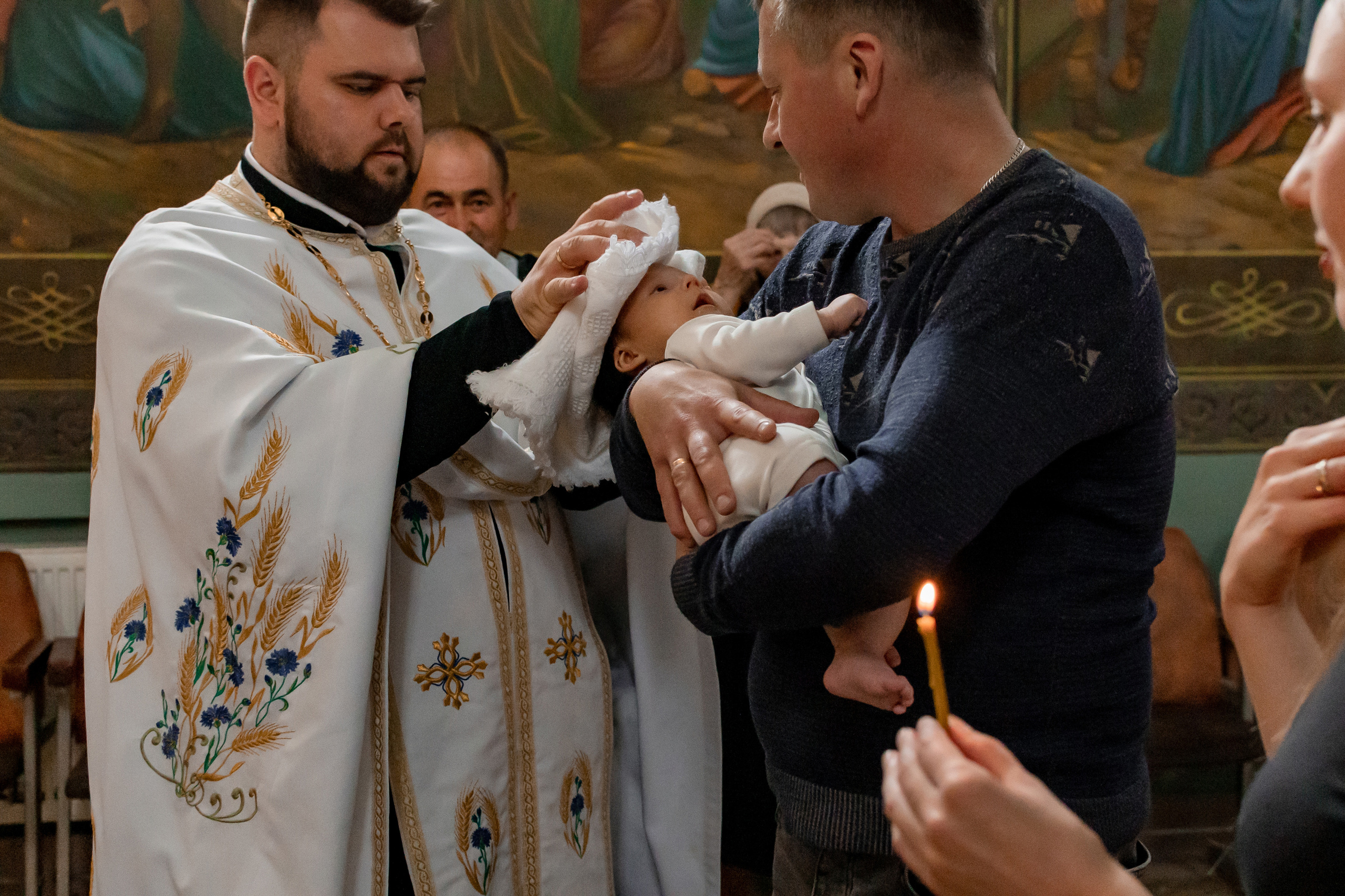 Фотосесія хрестин Тернопіль фотосесія Хрещення, фотограф на Хрестини Тернопіль. Сімейний, дитячий та індивідуальний фотограф в м. Тернопіль, м. Львів