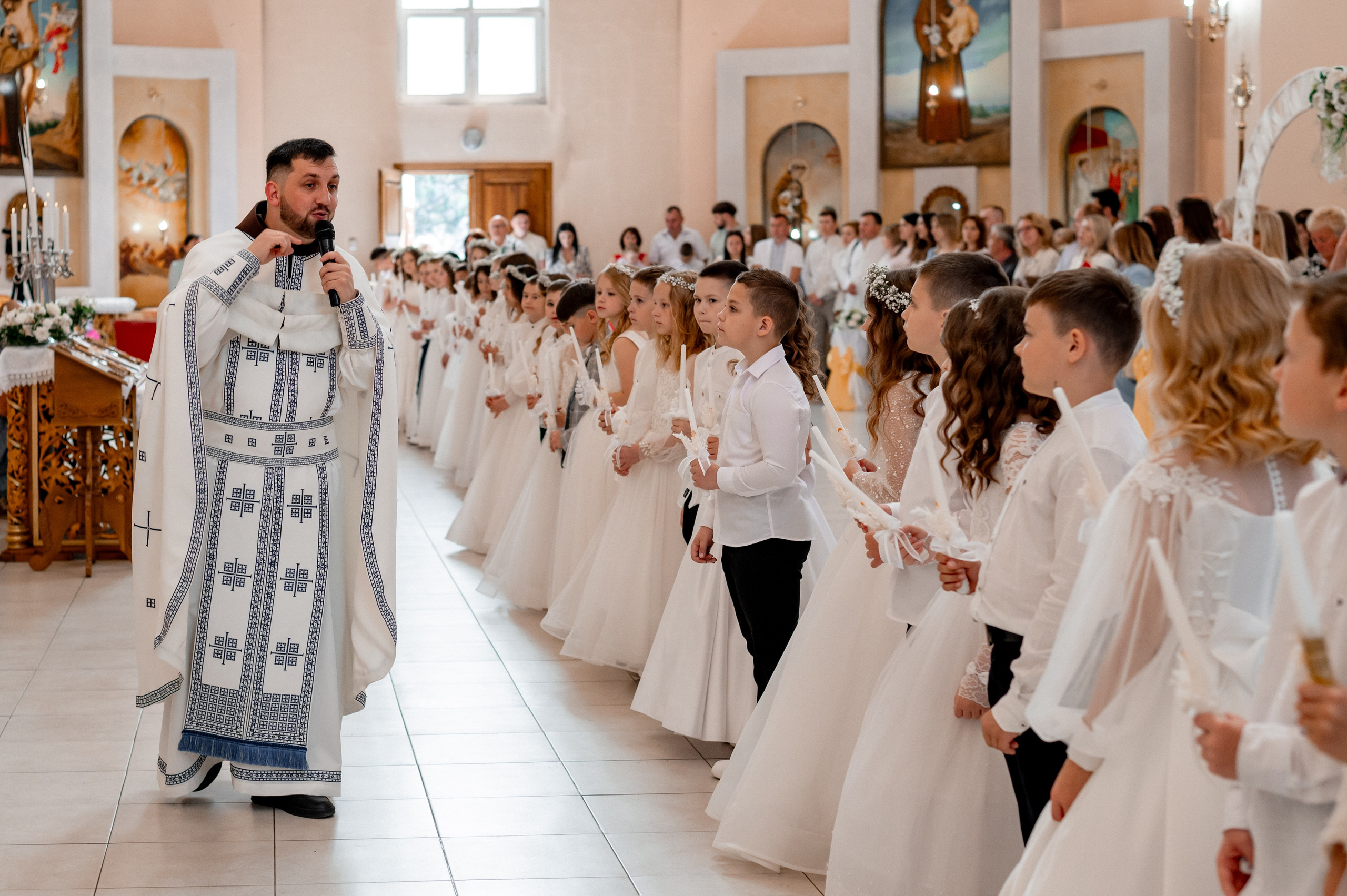 Фотосесія Першого Причастя Тернопіль, зйомка Причастя Тернопіль, Таїнство Першого Причастя Тернопіль, Катедра Причастя Тернопіль. Сімейний, дитячий та індивідуальний фотограф в м. Тернопіль, м. Львів