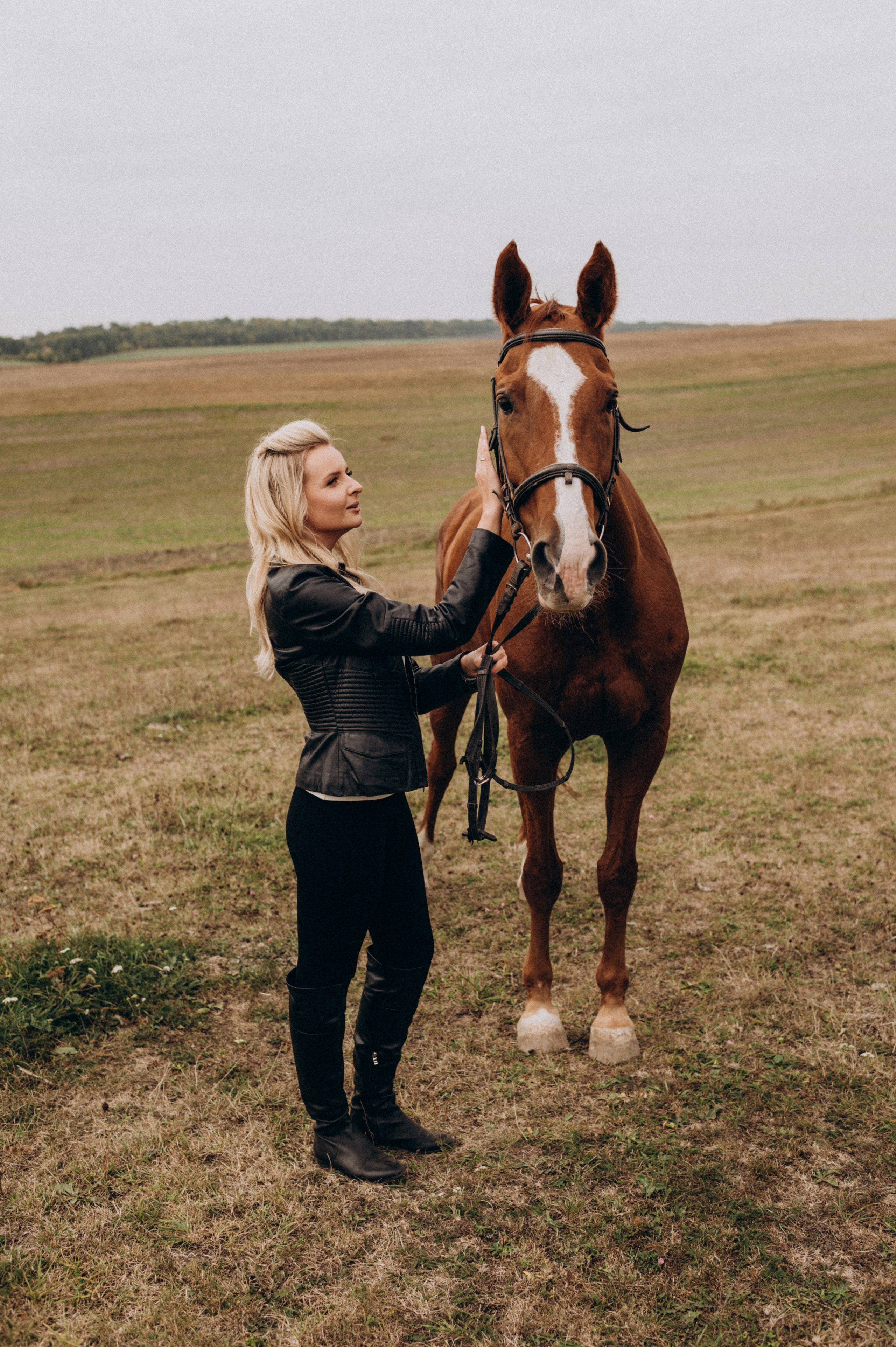 Фотосесія з кіньми Тернопіль, кінна зйомка, сімейна фотосесія на конях. Сімейний, дитячий та індивідуальний фотограф в м. Тернопіль, м. Львів
