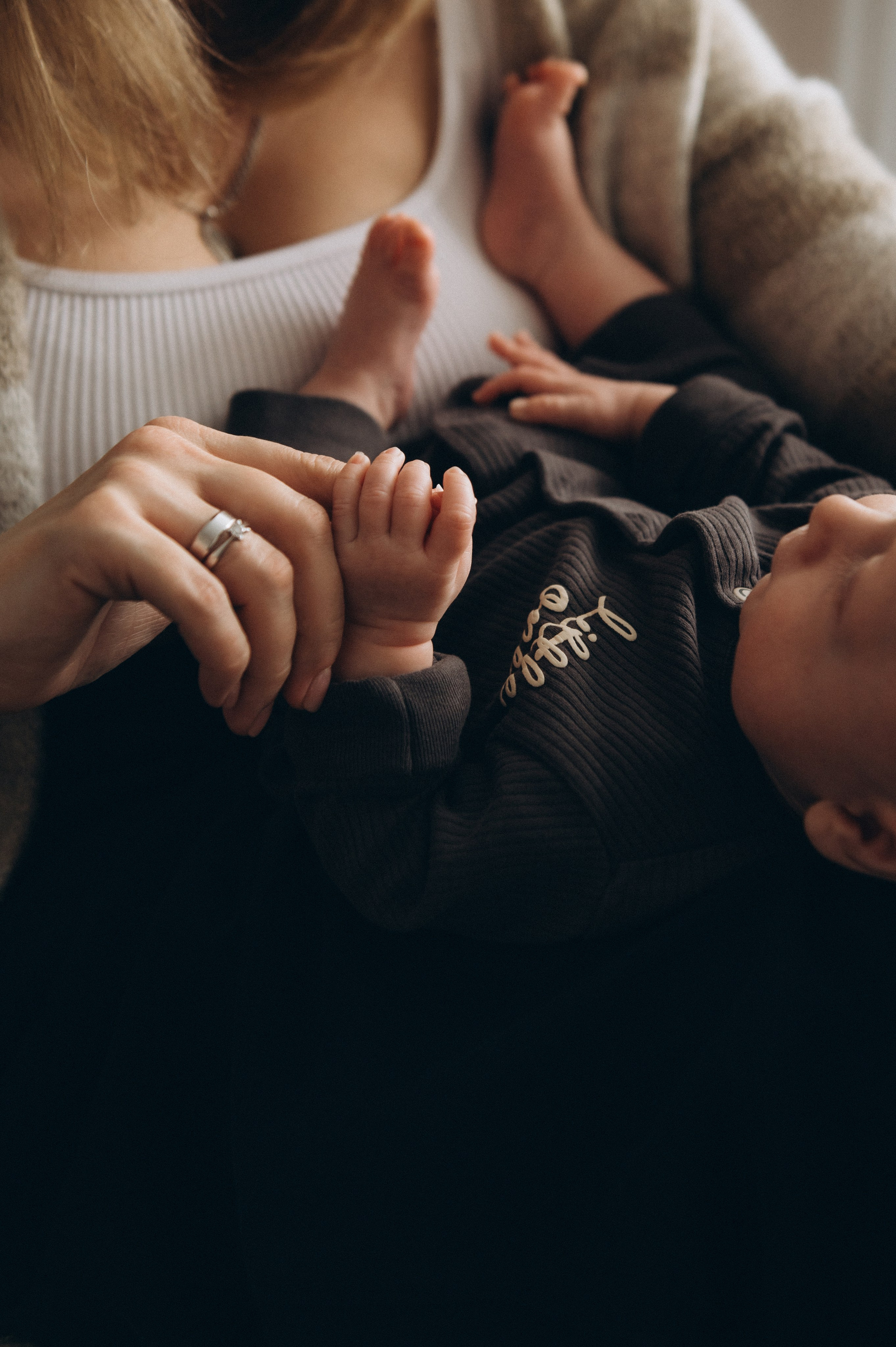 Сімейна фотосесія вдома Тернопіль, сімейний фотограф Львів Тернопіль, сімейна фотосесія Тернопіль, фотосесія двійні, зйомка близнюків. Сімейний, дитячий та індивідуальний фотограф в м. Тернопіль, м. Львів