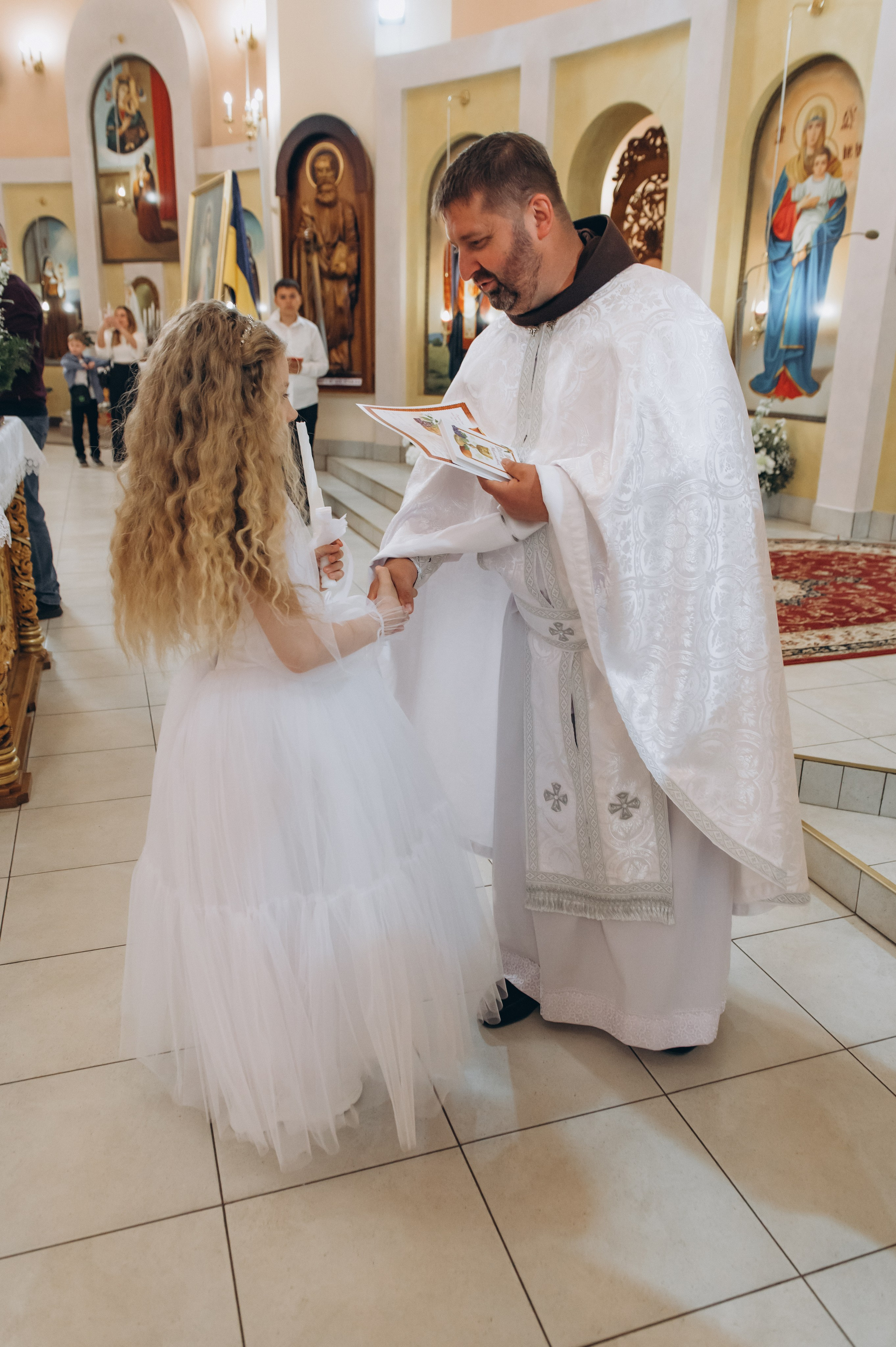 Фотосесія Причастя Тернопіль, зйомка Причастя, фотограф на Причастя Тернопіль, Причастя Львів, церква Петра і Павла. Сімейний, дитячий та індивідуальний фотограф в м. Тернопіль, м. Львів