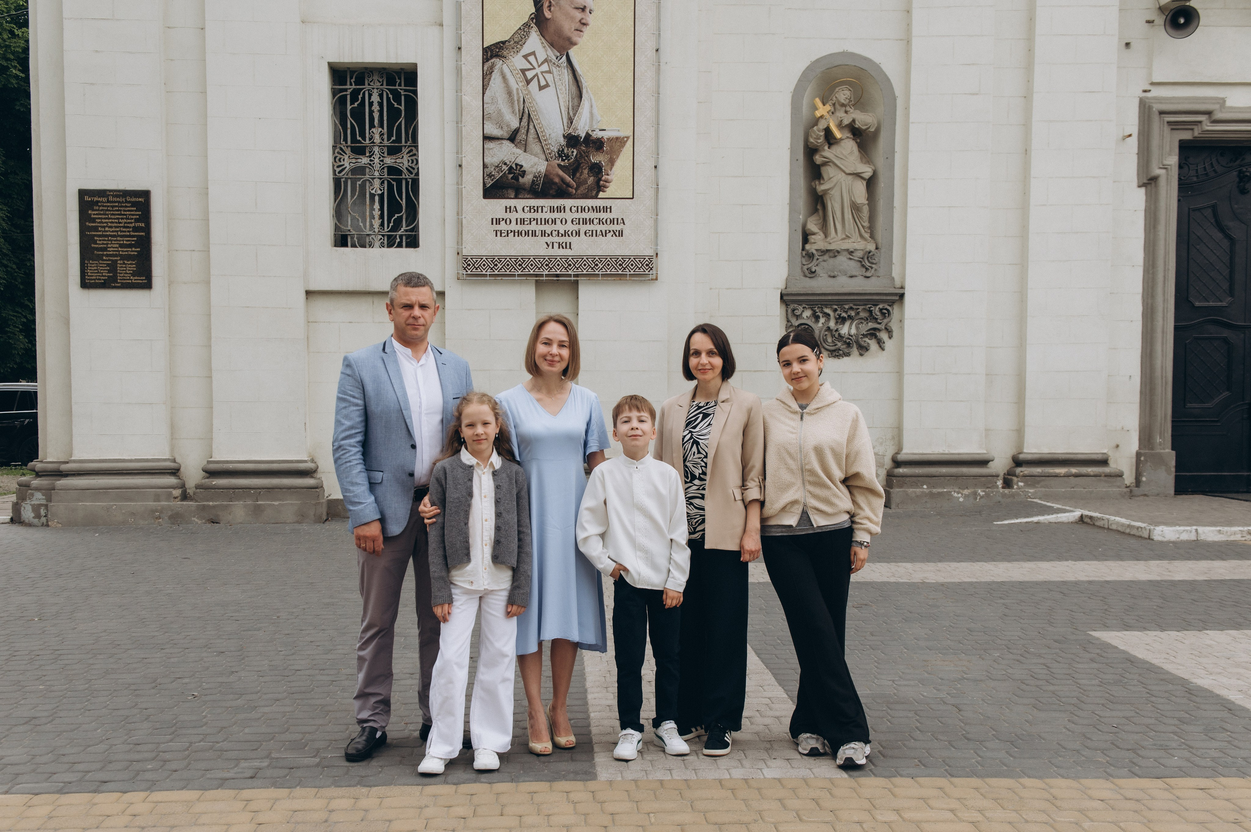 Фотосесія Першого Причастя Тернопіль, фотосесія Причастя Тернопіль, Таїнство Першого Причастя Тернопіль, Катедра Причастя Тернопіль. Сімейний, дитячий та індивідуальний фотограф в м. Тернопіль, м. Львів