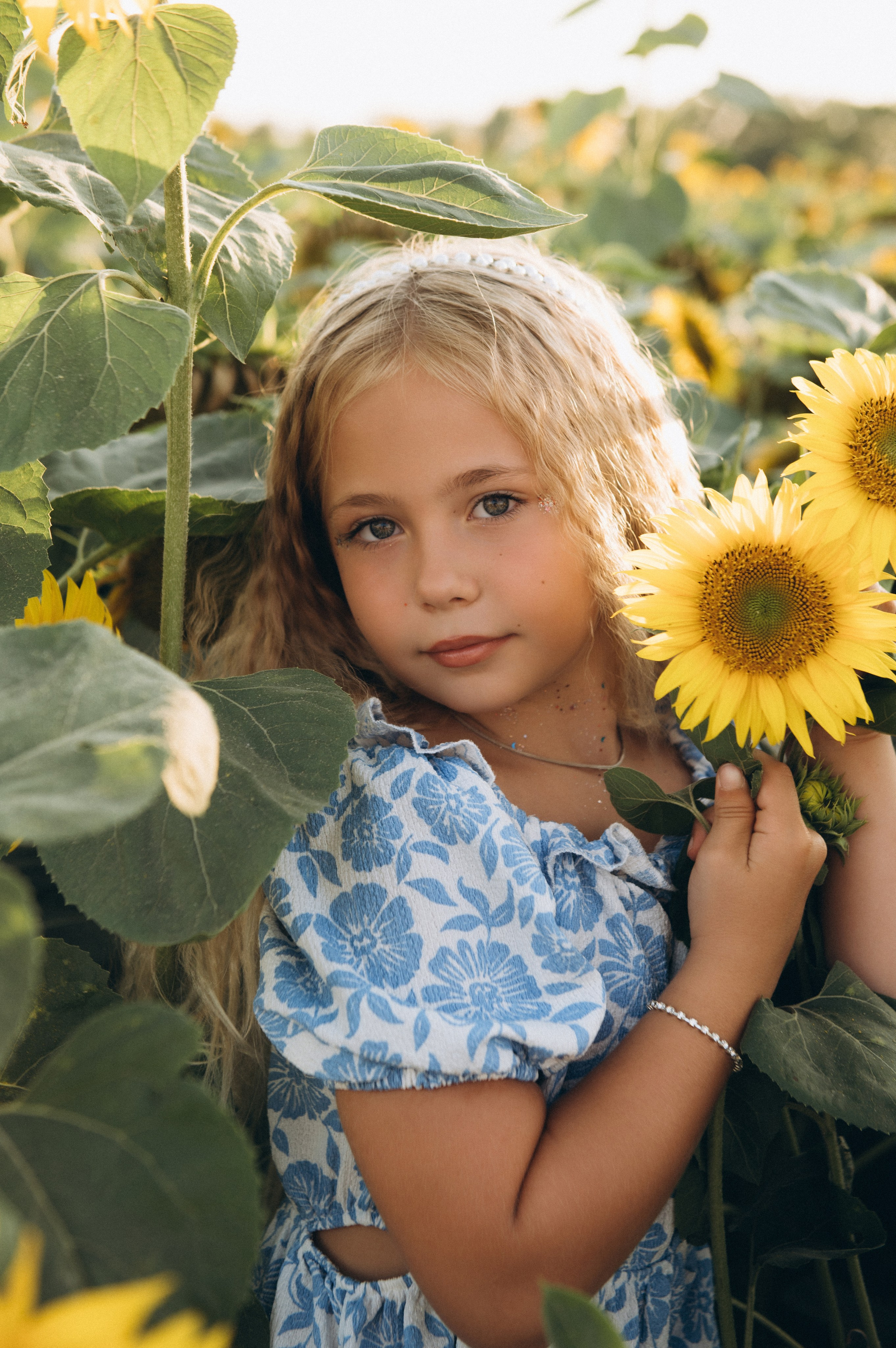 Фотосесія у соняшниках, дитячий фотограф Тернопіль, сімейний фотограф Тернопіль, дитяча фотосесія, фотосесія в полі, зйомка дітей. Сімейний, дитячий та індивідуальний фотограф в м. Тернопіль, м. Львів