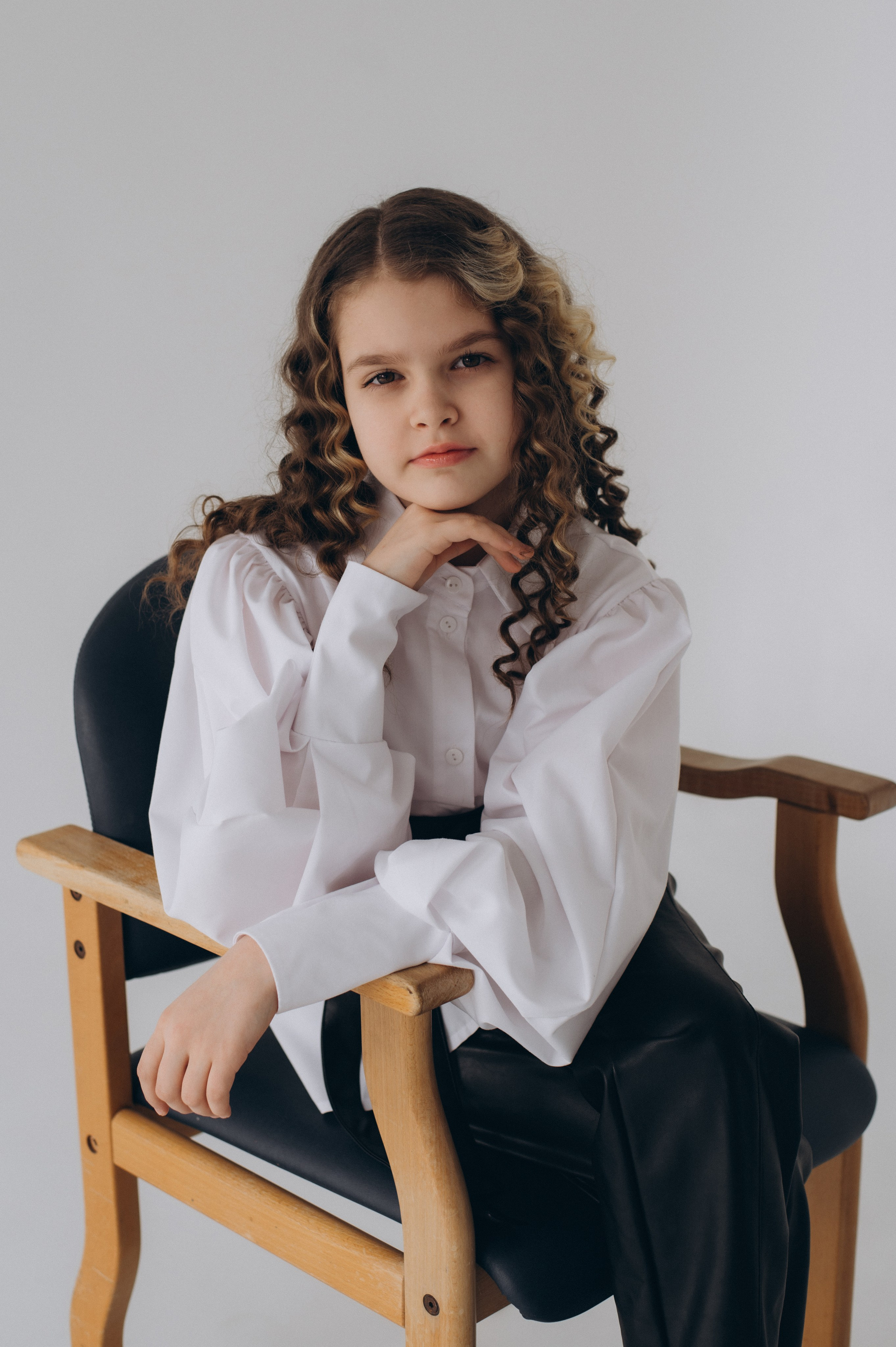 Шкільна фотосесія на віньєтки Тернопіль, шкільні альбоми, фотосесія випускників Тернопіль, випускний альбом, фотограф випускний Тернопіль. Сімейний, дитячий та індивідуальний фотограф в м. Тернопіль, м. Львів