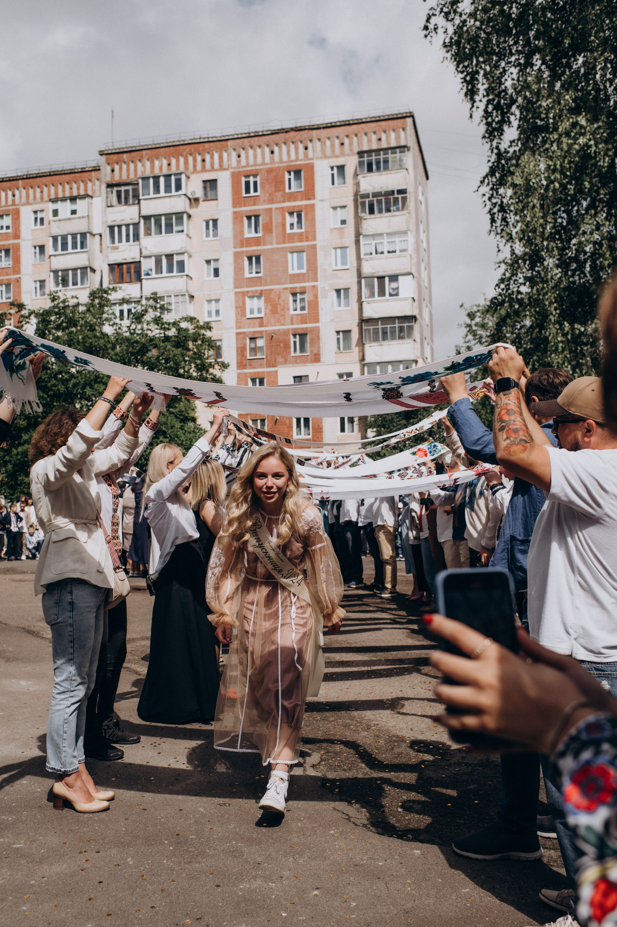 Фотосесія останнього дзвоника, фотосесія випускників Тернопіль, випускний 2024. Сімейний, дитячий та індивідуальний фотограф в м. Тернопіль, м. Львів