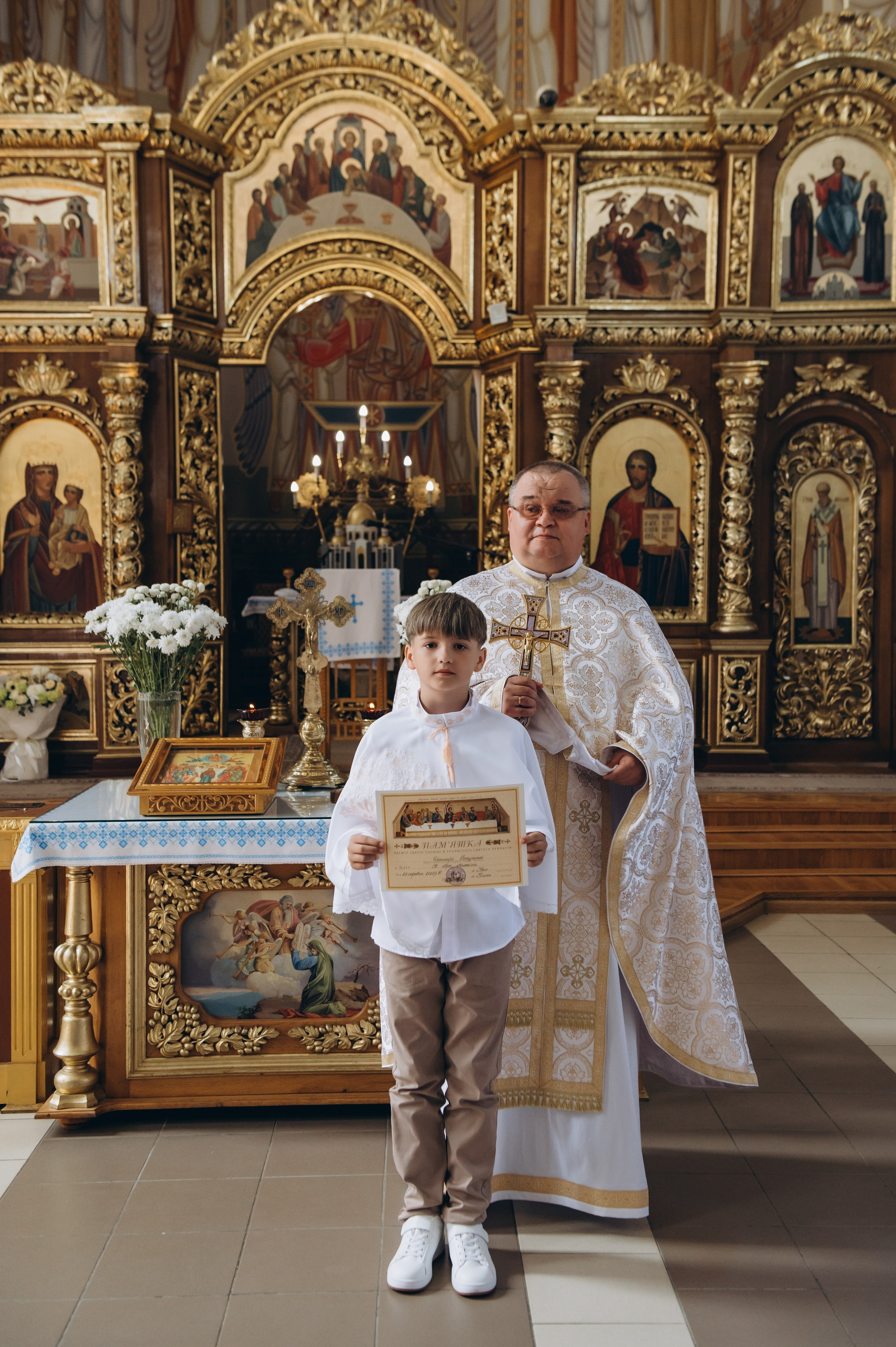 Фотосесія Причастя Тернопіль церква Св Михаїла, фотограф на Причастя Тернопіль, фотосесія Літургії Причастя Тернопіль. Сімейний, дитячий та індивідуальний фотограф в м. Тернопіль, м. Львів