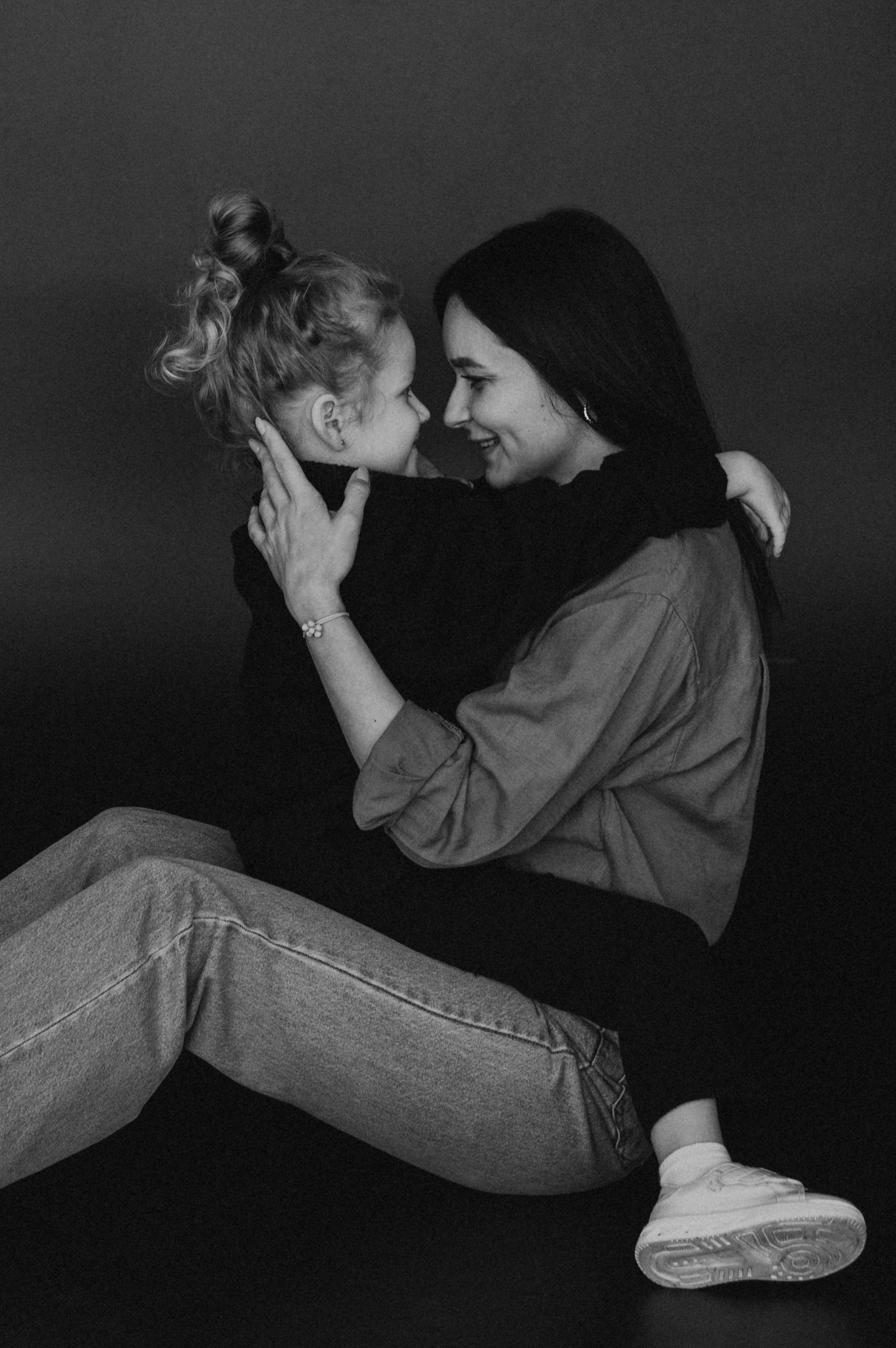 Сімейна фотосесія у студії, зйомка мами і дитини фотосесія Тернопіль Львів. Сімейний, дитячий та індивідуальний фотограф в м. Тернопіль, м. Львів