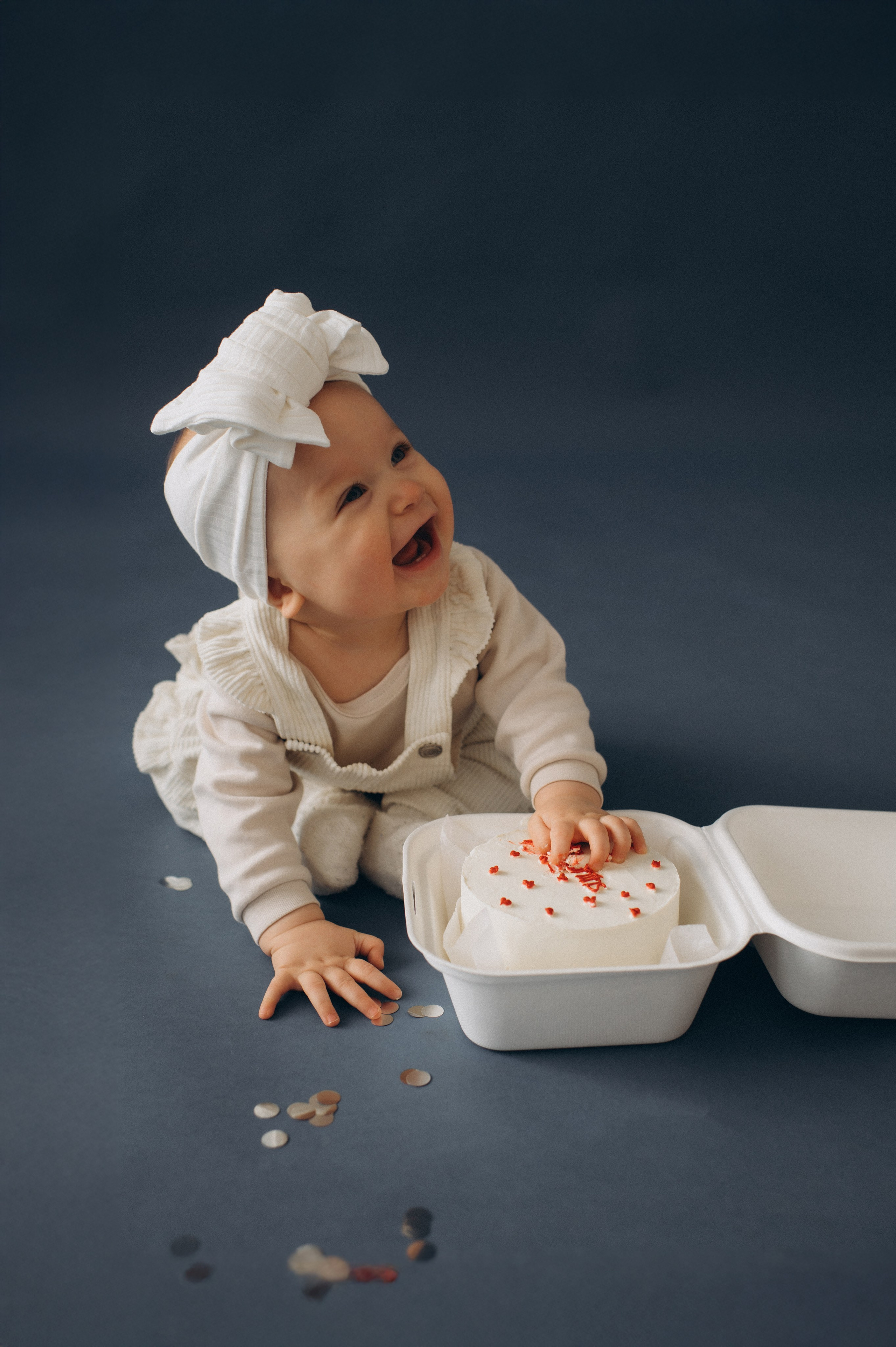 Перший тортик малюка Тернопіль, зйомка дня народження, сімейний фотограф Тернопіль, cakesmash, сімейна фотосесія у студії Тернопіль. Сімейний, дитячий та індивідуальний фотограф в м. Тернопіль, м. Львів
