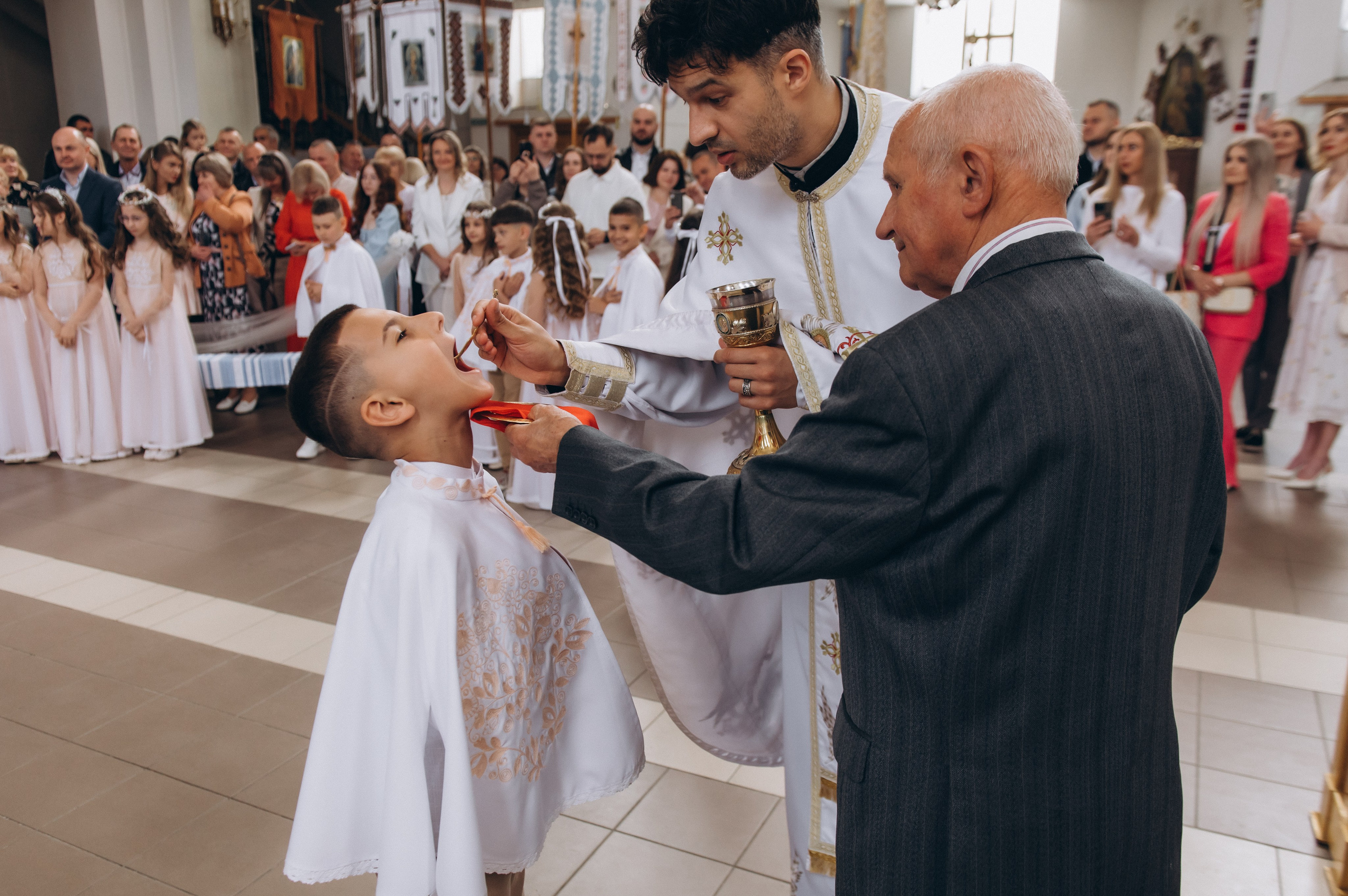 Фотосесія Причастя Тернопіль, зйомка Причастя, фотограф на Причастя Тернопіль, Причастя Львів, Причастя церква Михаїла Тернопіль. Сімейний, дитячий та індивідуальний фотограф в м. Тернопіль, м. Львів