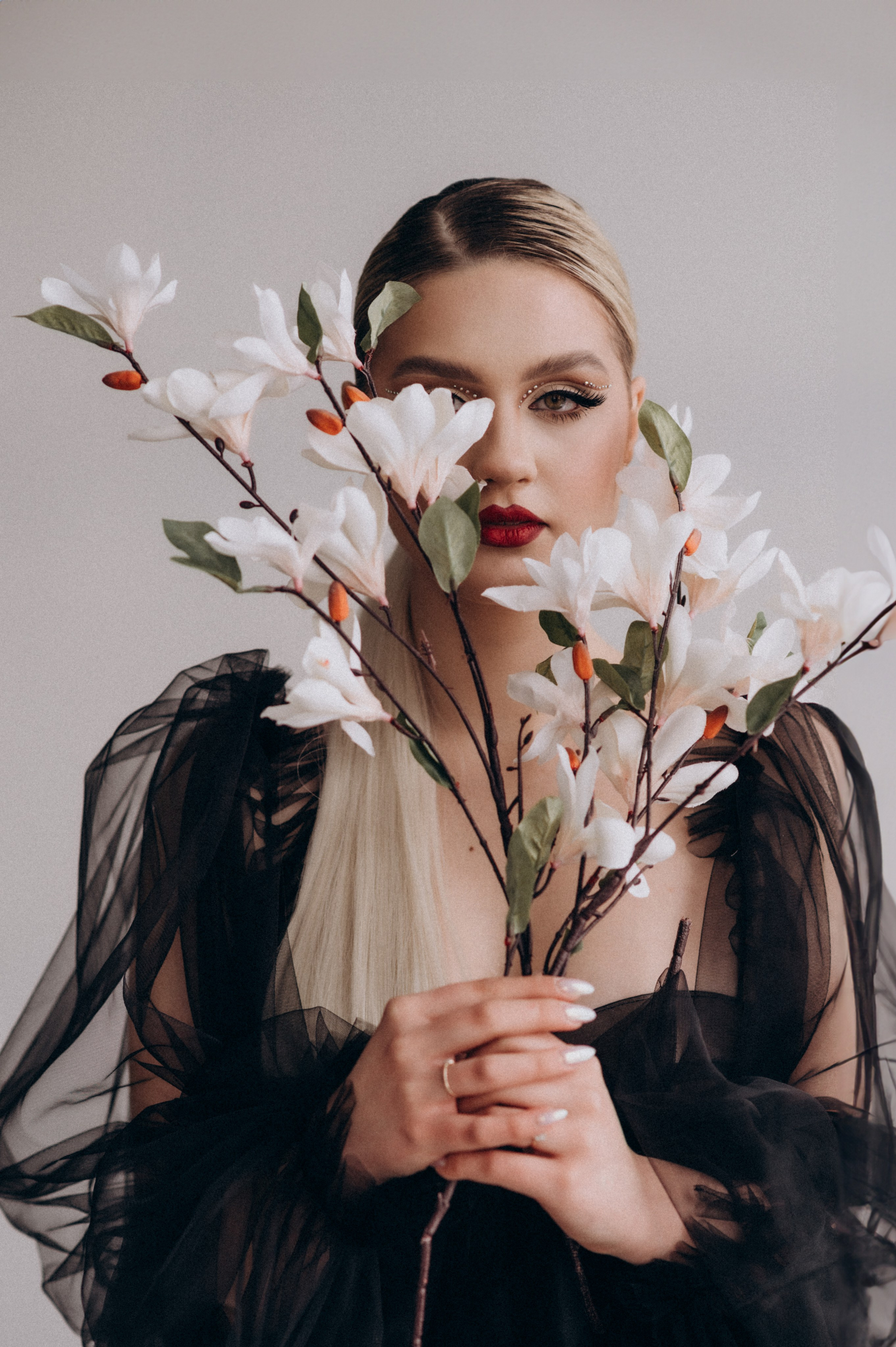 Фотосесія з квітами, фотосесія в студії Тернопіль Львів. Сімейний, дитячий та індивідуальний фотограф в м. Тернопіль, м. Львів