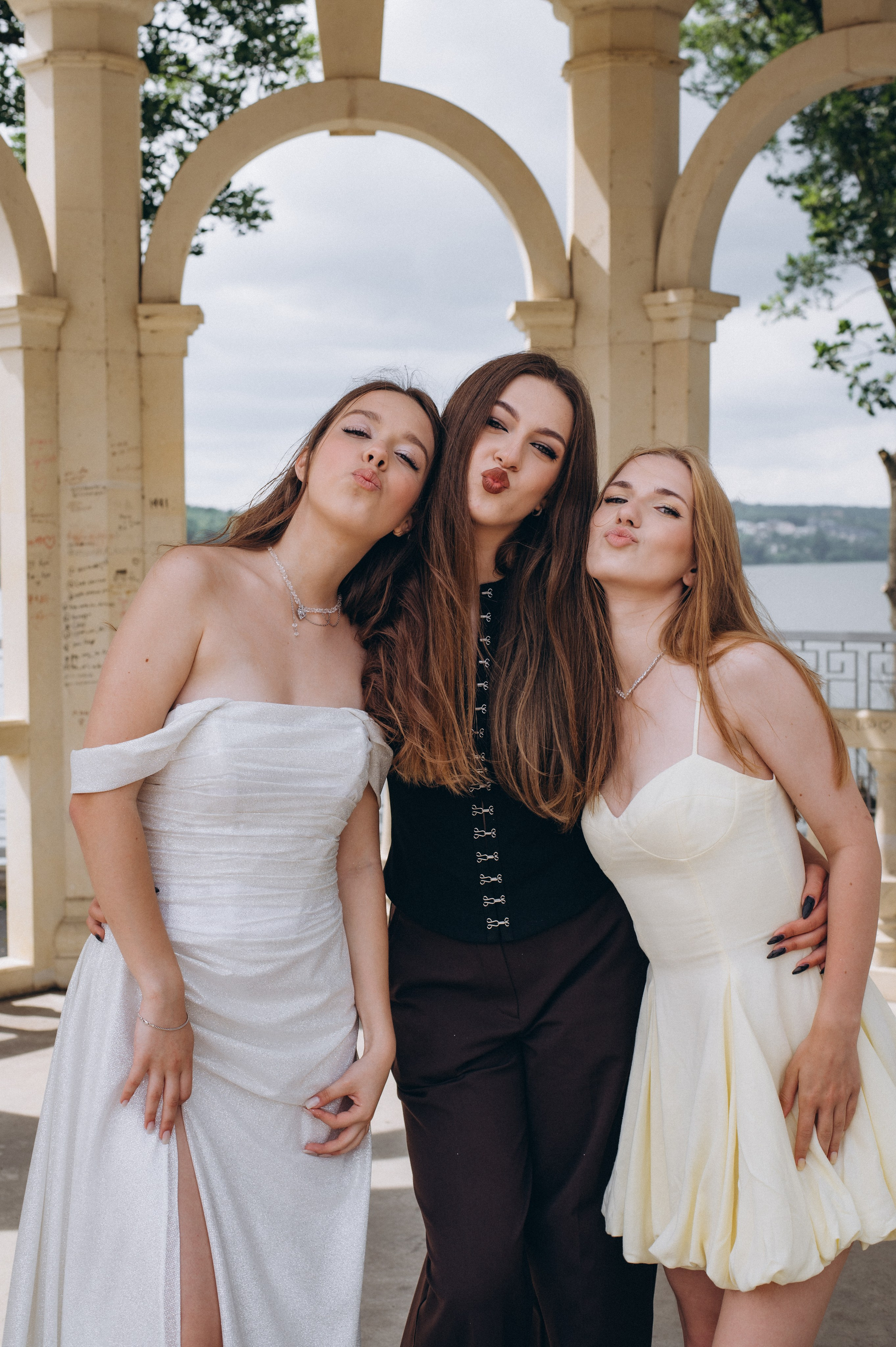 Випускники 2025, фотосесія випускного Тернопіль, фотосесія випускників Тернопіль, зйомка випускного, фотосесія випускного. Сімейний, дитячий та індивідуальний фотограф в м. Тернопіль, м. Львів