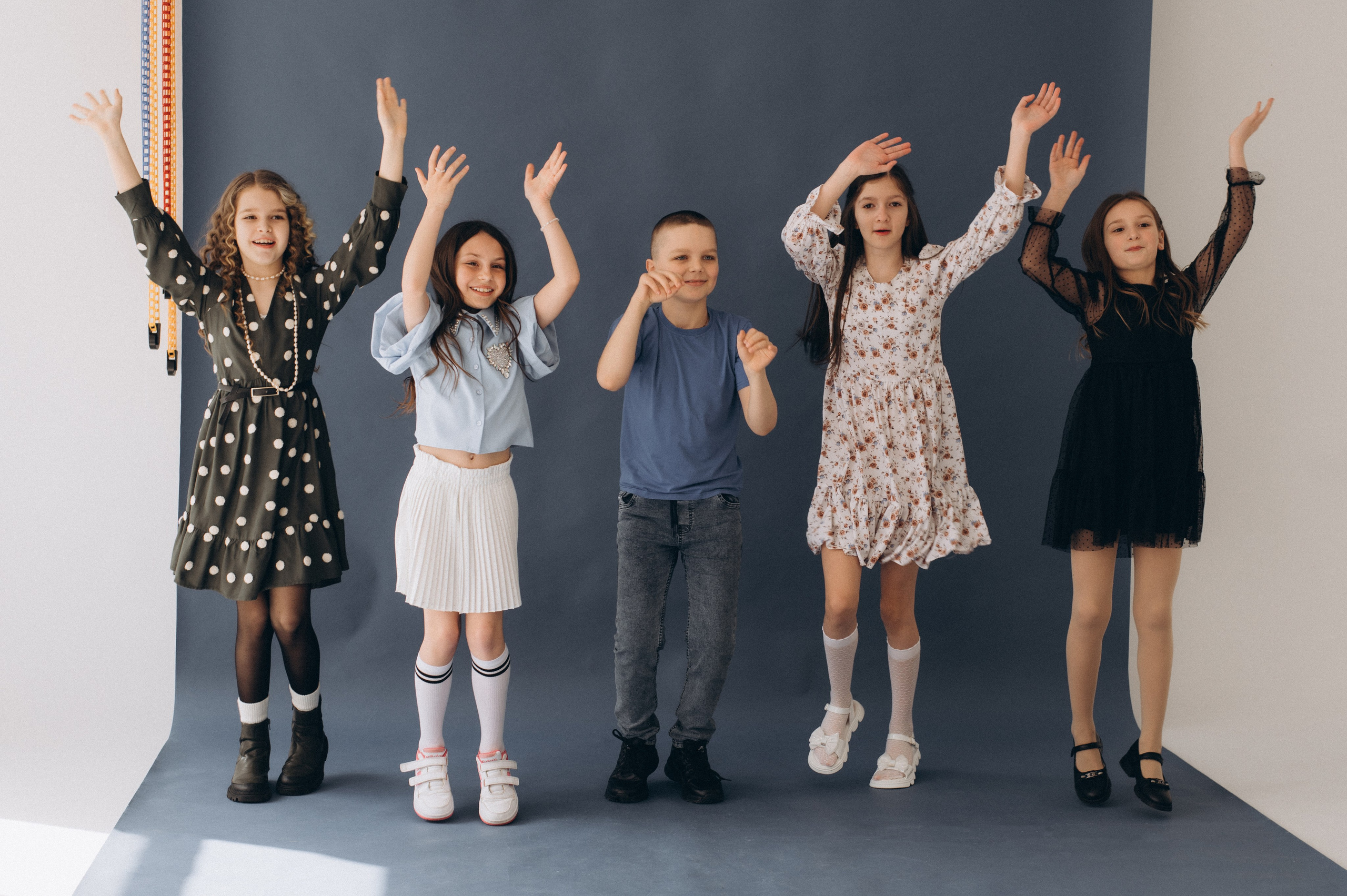 Шкільна фотосесія на віньєтки Тернопіль, шкільні альбоми, фотосесія випускників Тернопіль, випускний альбом, фотограф випускний Тернопіль. Сімейний, дитячий та індивідуальний фотограф в м. Тернопіль, м. Львів