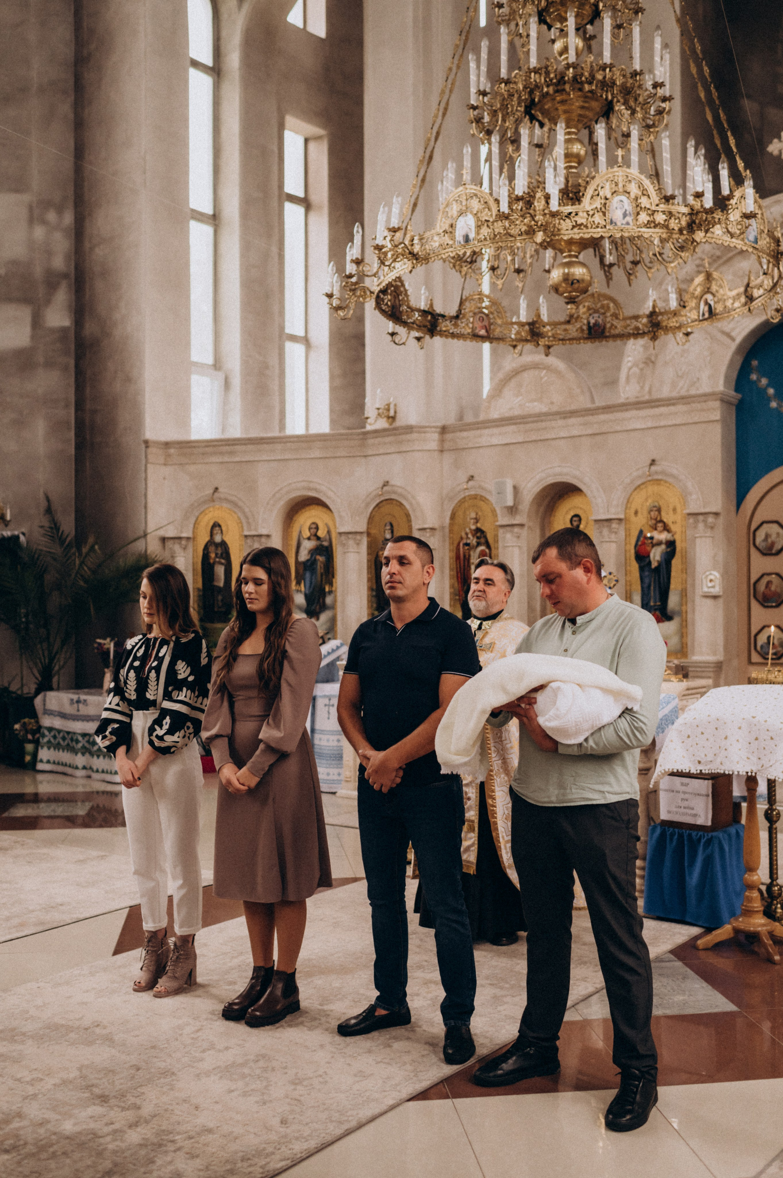 Таїнство Хрещення, хрестини Тернопіль, хрещення Львів. Сімейний, дитячий та індивідуальний фотограф в м. Тернопіль, м. Львів