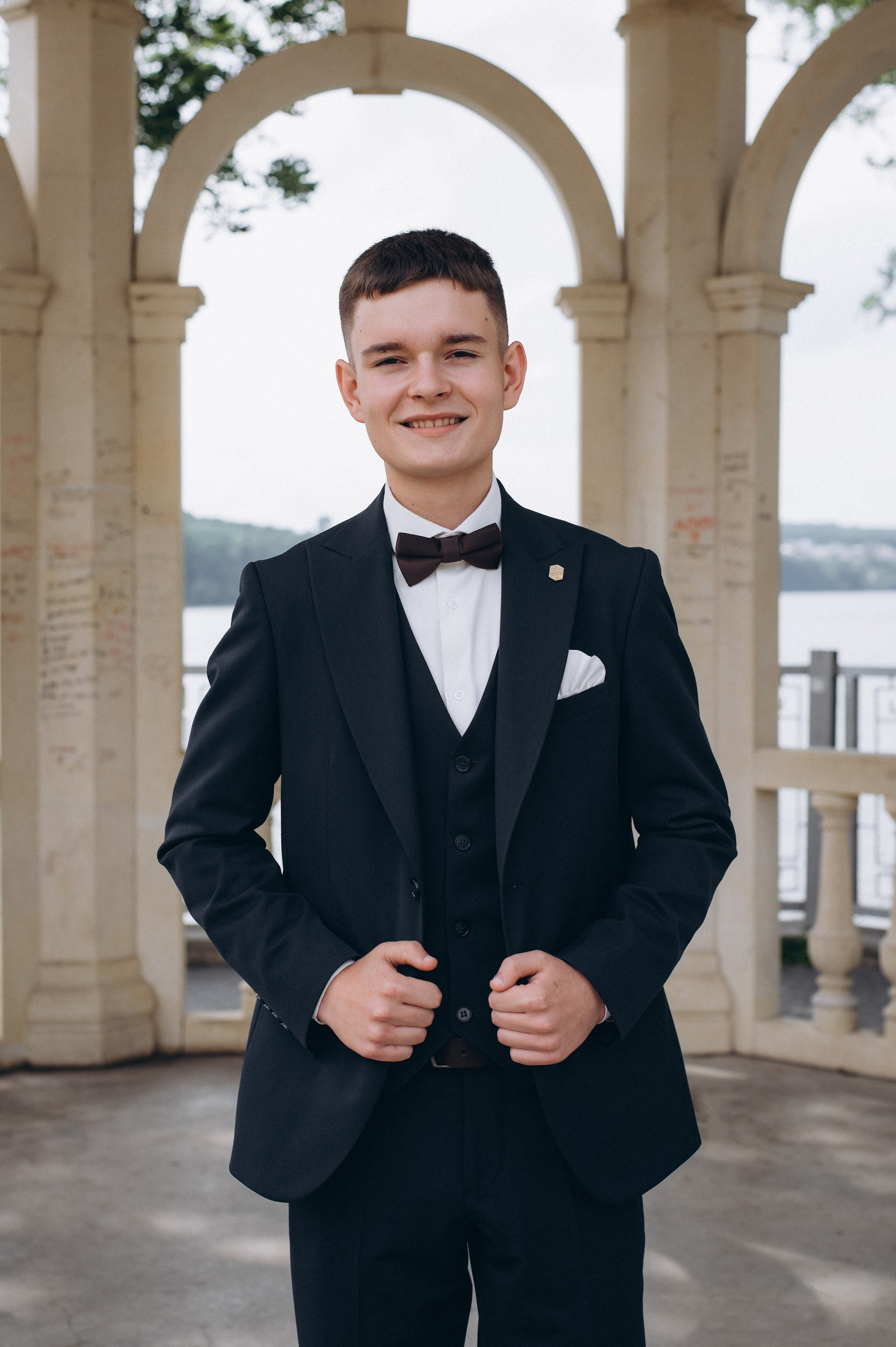 Випускники 2025, фотосесія випускного Тернопіль, фотосесія випускників Тернопіль, зйомка випускного, фотосесія випускного. Сімейний, дитячий та індивідуальний фотограф в м. Тернопіль, м. Львів