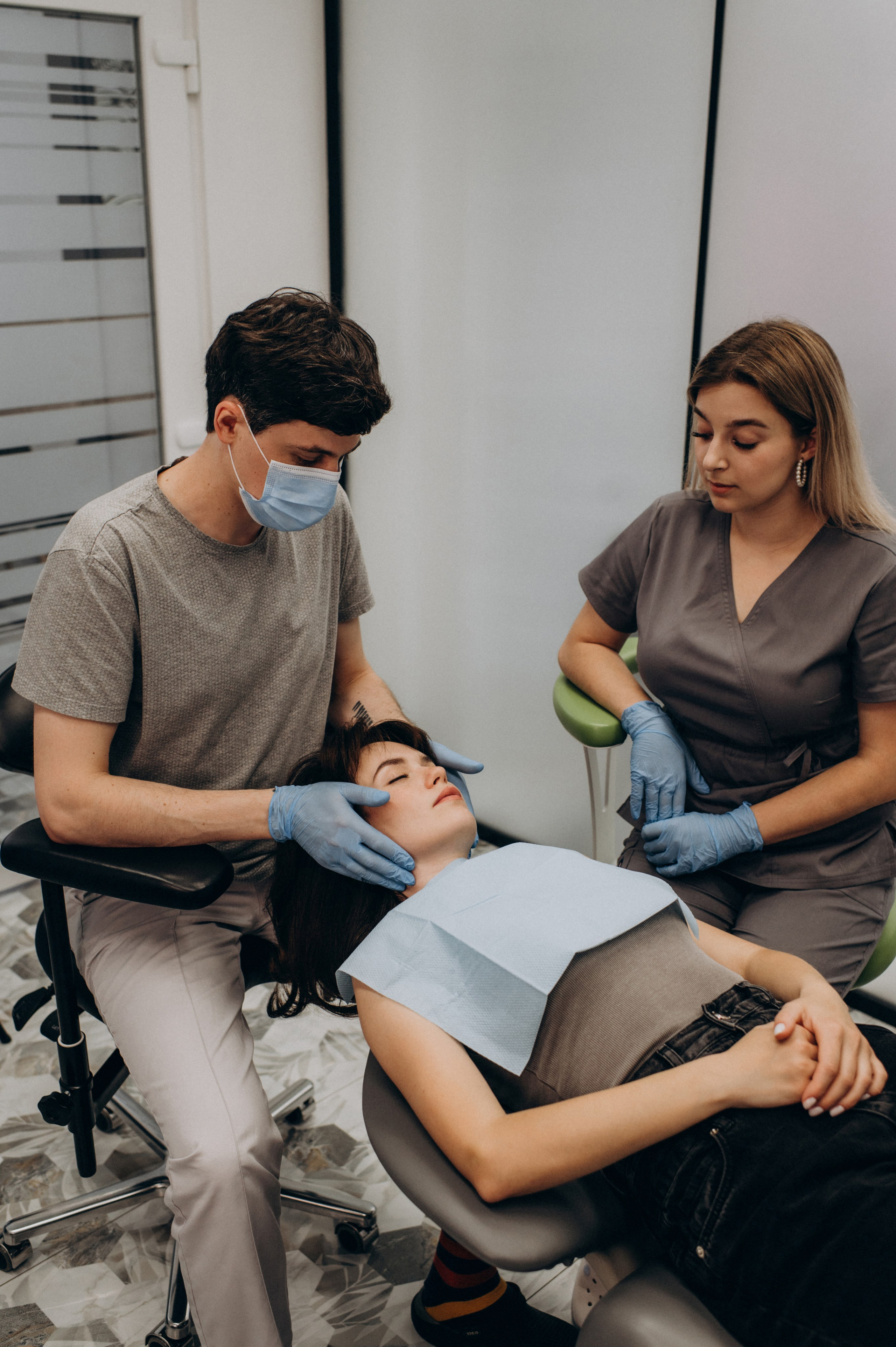 Фотосесія стоматології, зйомка стоматологічної клініки, контент для стоматолога. Сімейний, дитячий та індивідуальний фотограф в м. Тернопіль, м. Львів