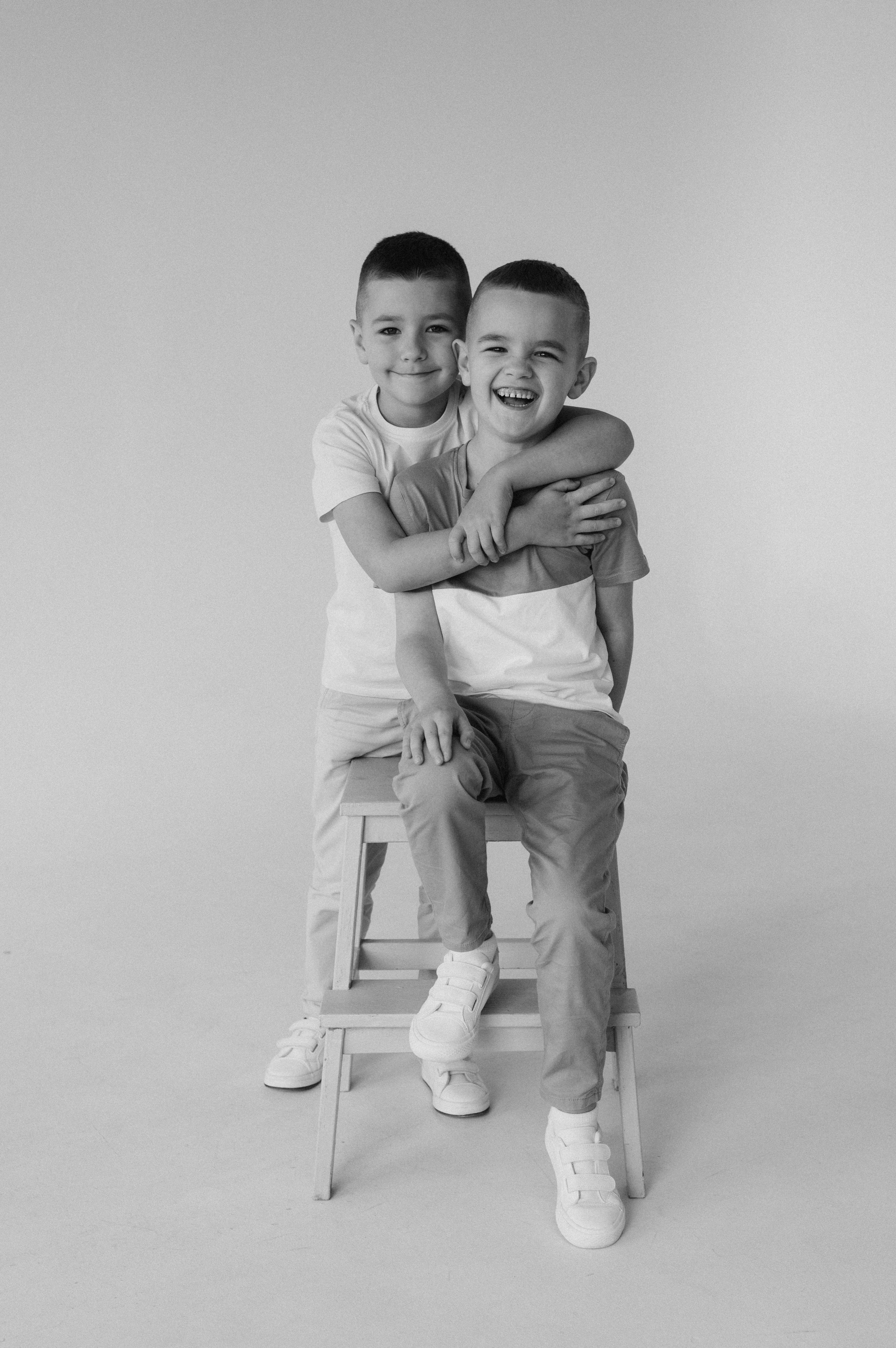 Сімейна фотосесія Тернопіль, сімейний фотограф Тернопіль Львів, зйомка дітей, портретний фотограф Тернопіль, фотосесія Причастя у студії. Сімейний, дитячий та індивідуальний фотограф в м. Тернопіль, м. Львів