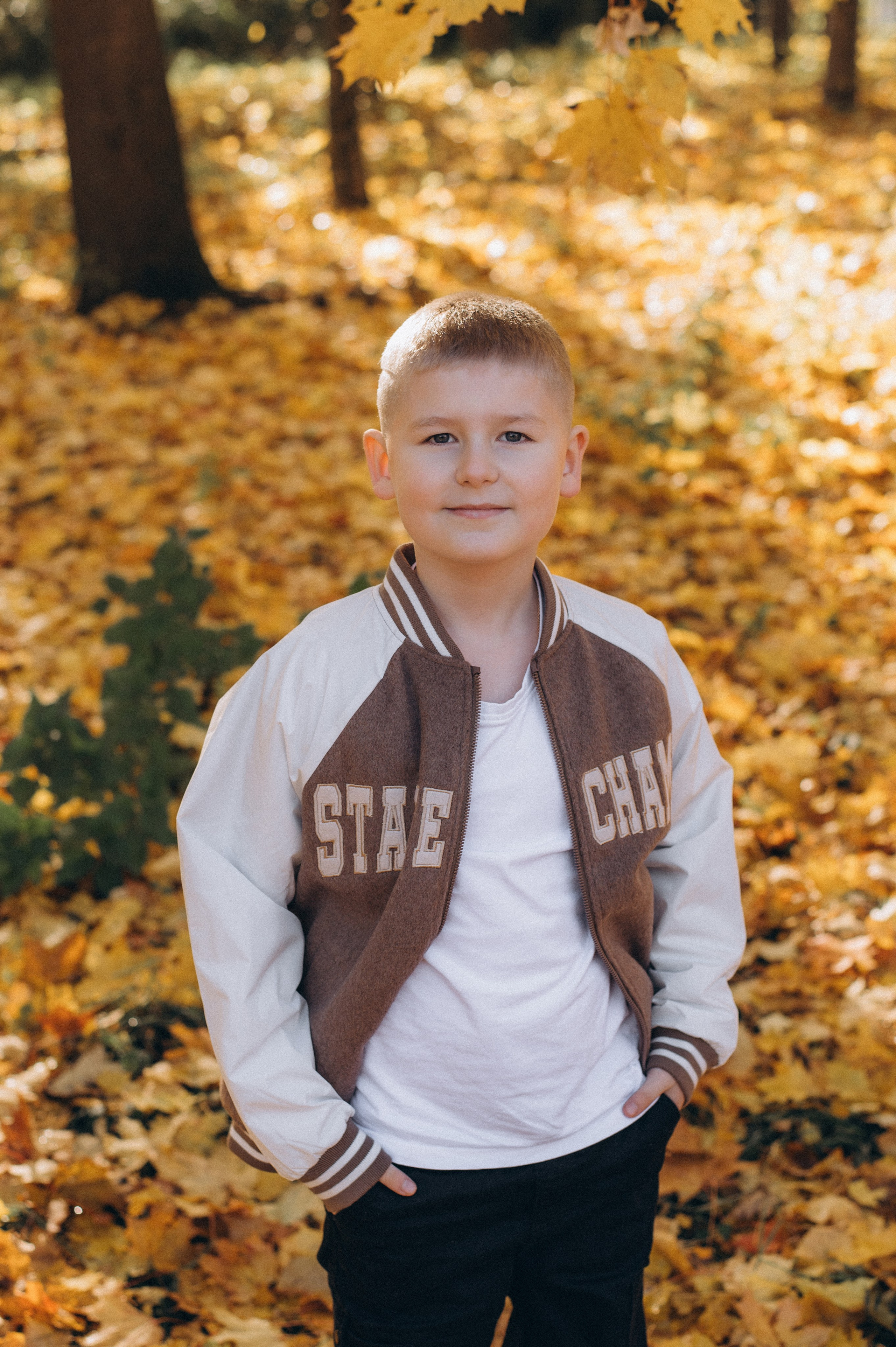 Осіння фотосесія 4 класу на віньєтки, випускні фотоальбоми Тернопіль, фотосесія випускників Тернопіль, шкільний випускний альбом Тернопіль. Сімейний, дитячий та індивідуальний фотограф в м. Тернопіль, м. Львів