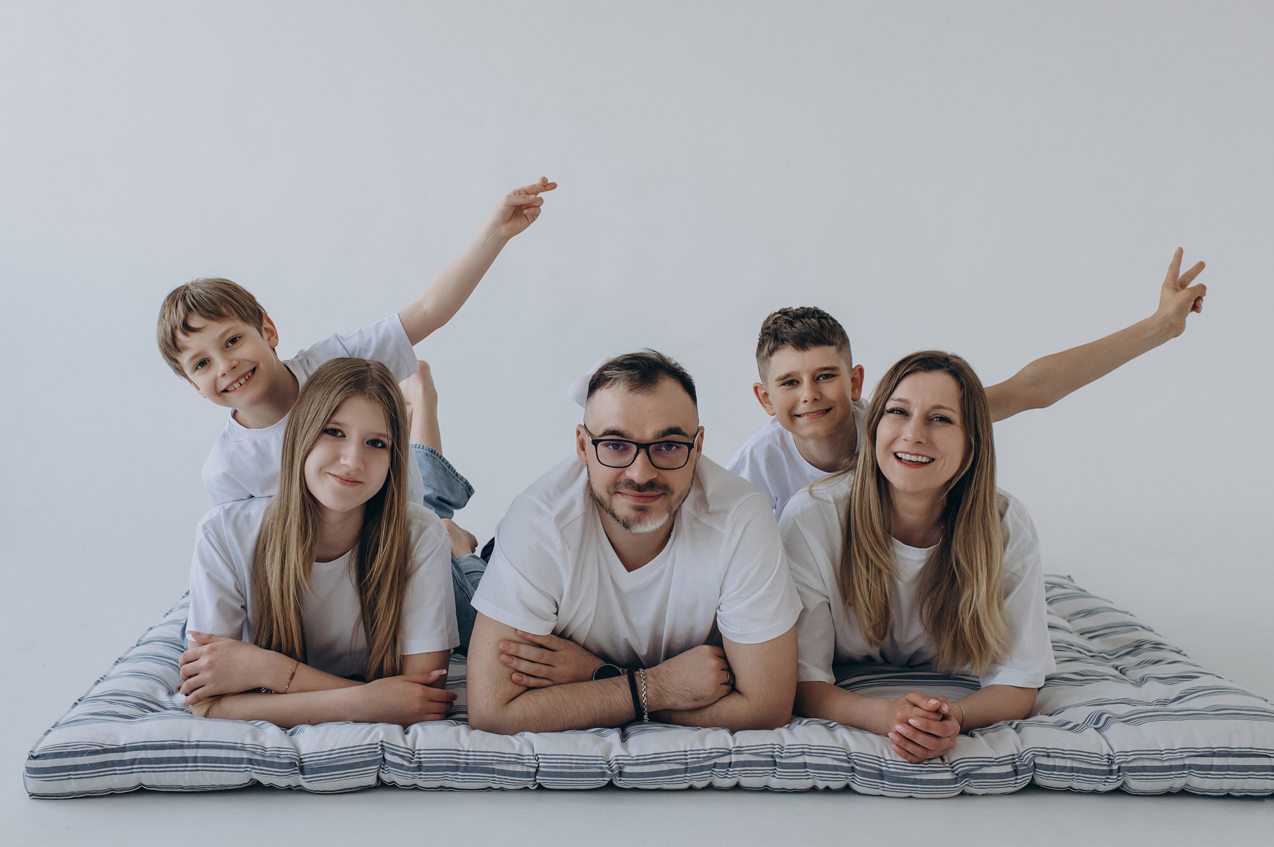 Сімейна фотосесія Тернопіль, сімейний фотограф Тернопіль, сімейна зйомка, фотосесія у студії Тернопіль, зйомка дітей. Сімейний, дитячий та індивідуальний фотограф в м. Тернопіль, м. Львів