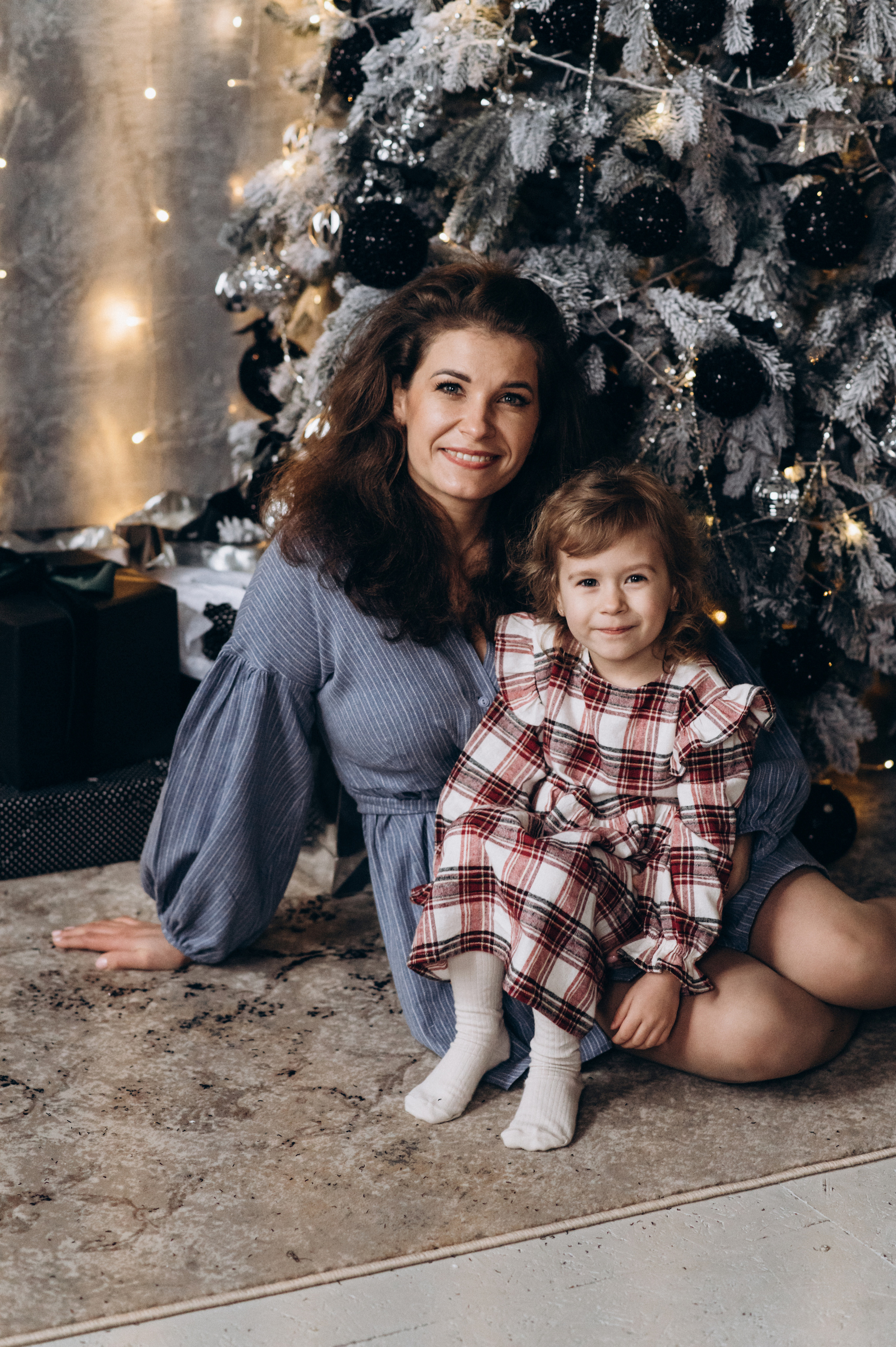 Новорічна сімейна зйомка у студії. Сімейний, дитячий та індивідуальний фотограф в м. Тернопіль, м. Львів