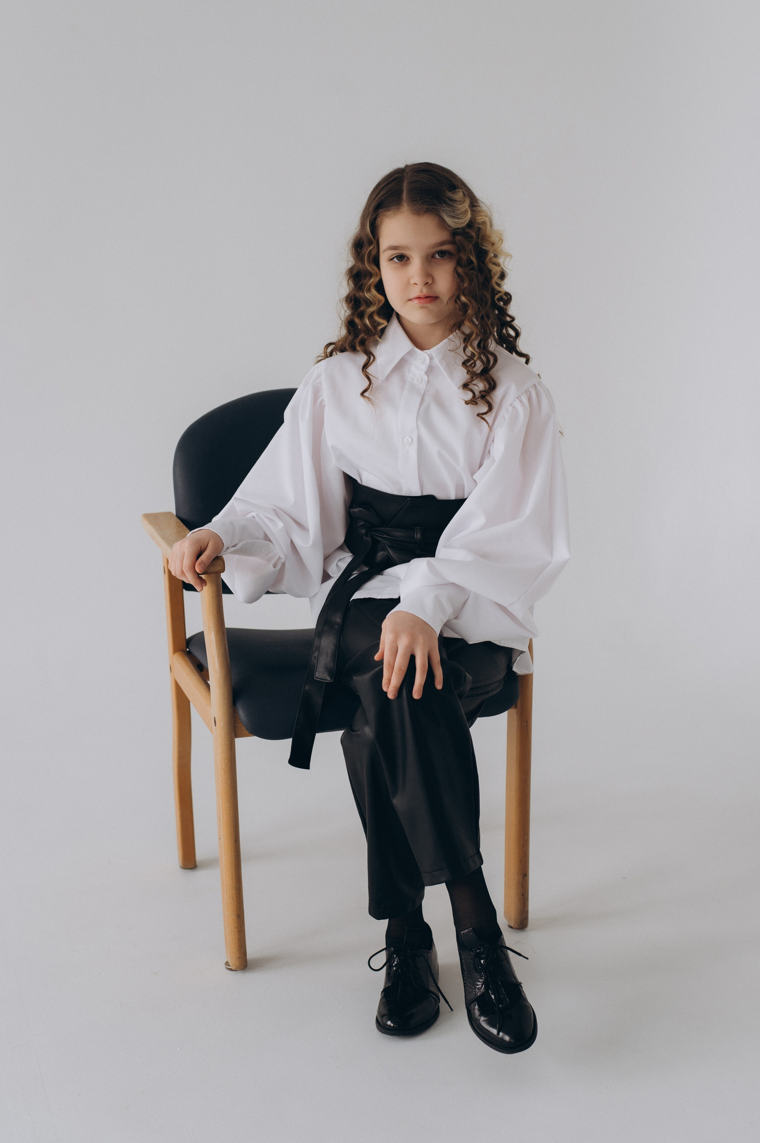 Шкільна фотосесія на віньєтки Тернопіль, шкільні альбоми, фотосесія випускників Тернопіль, випускний альбом, фотограф випускний Тернопіль. Сімейний, дитячий та індивідуальний фотограф в м. Тернопіль, м. Львів