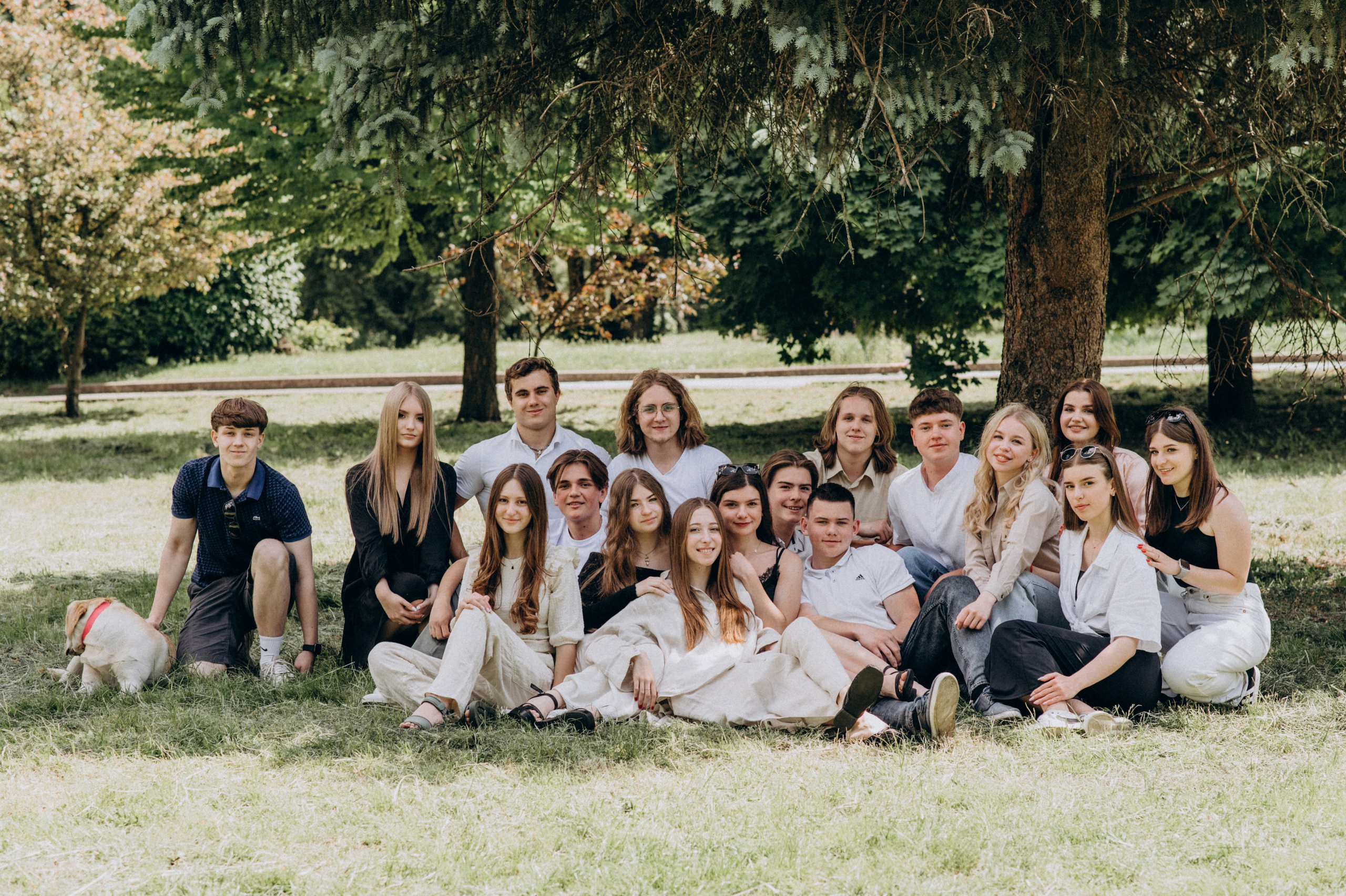 Фотосесія випускників, зйомка випускників Тернопіль Львів, випускні фотоальбоми Тернопіль, шкільні фотоальбоми Тернопіль. Сімейний, дитячий та індивідуальний фотограф в м. Тернопіль, м. Львів