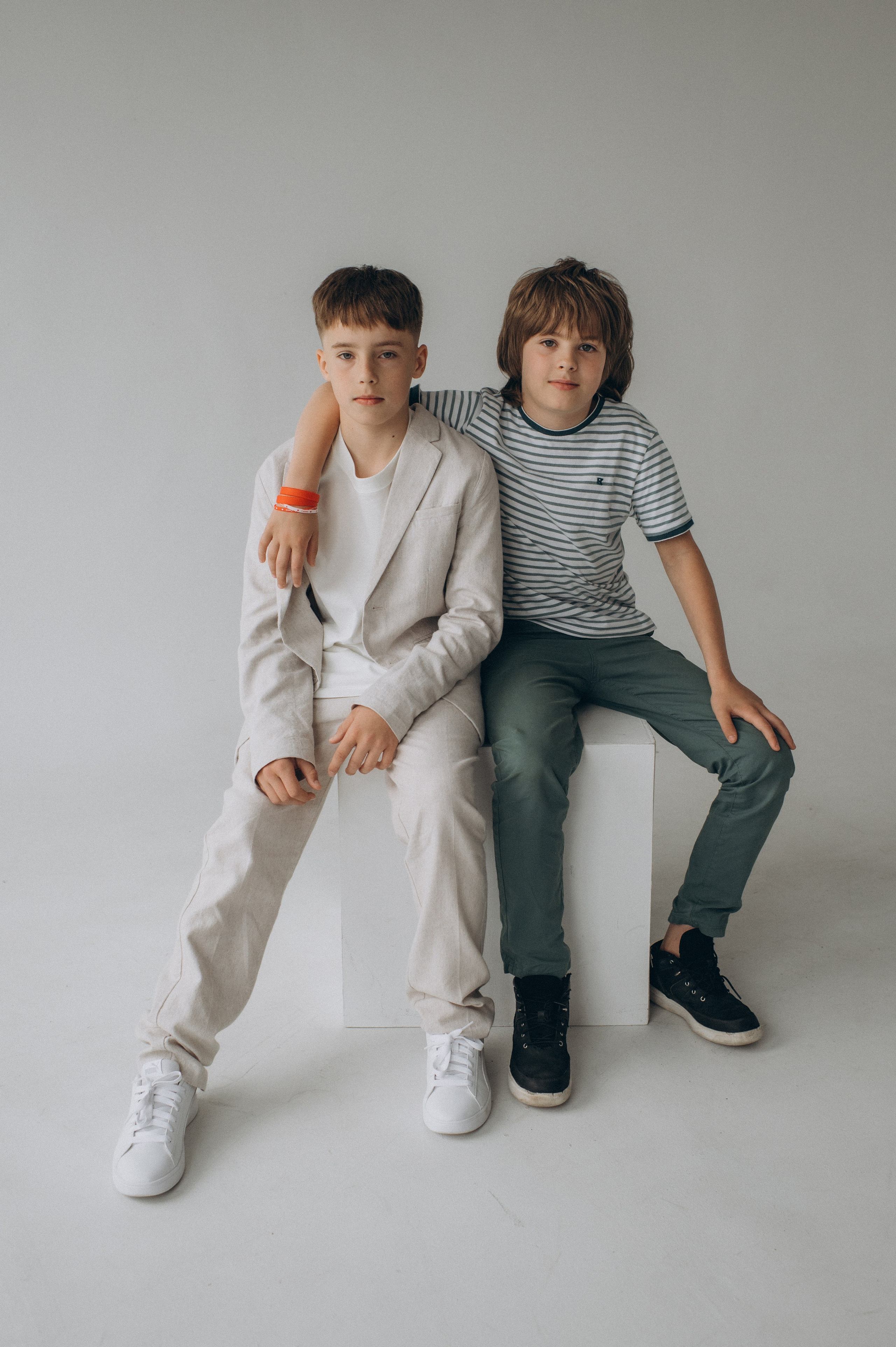 Шкільна фотосесія на віньєтки Тернопіль, фотосесія випускників Тернопіль, зйомка на віньєтки, шкільні фотоальбоми Тернопіль. Сімейний, дитячий та індивідуальний фотограф в м. Тернопіль, м. Львів