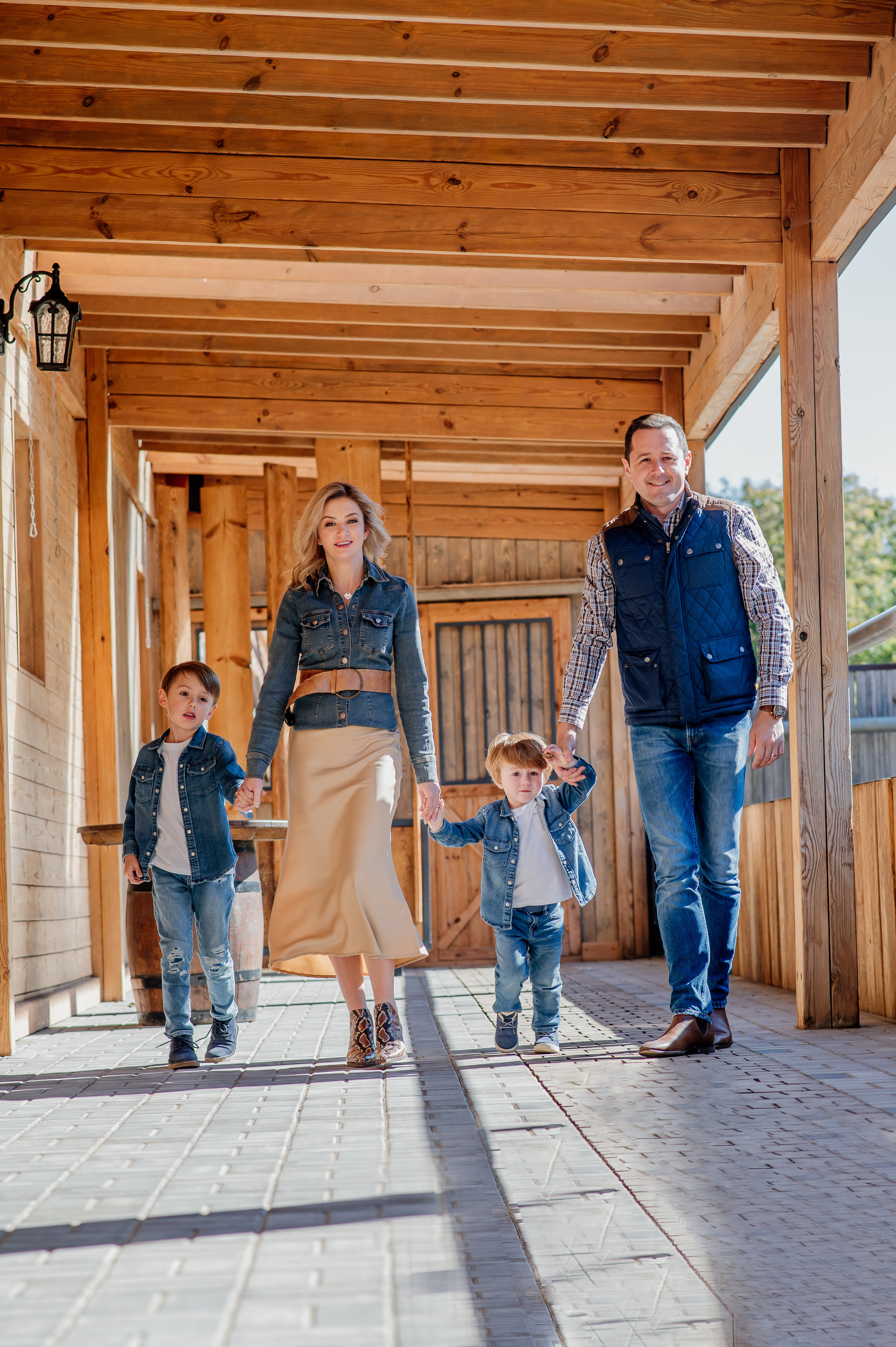 Сімейна фотосесія з кониками. Тернопіль. Сімейний, дитячий та індивідуальний фотограф в м. Тернопіль, м. Львів