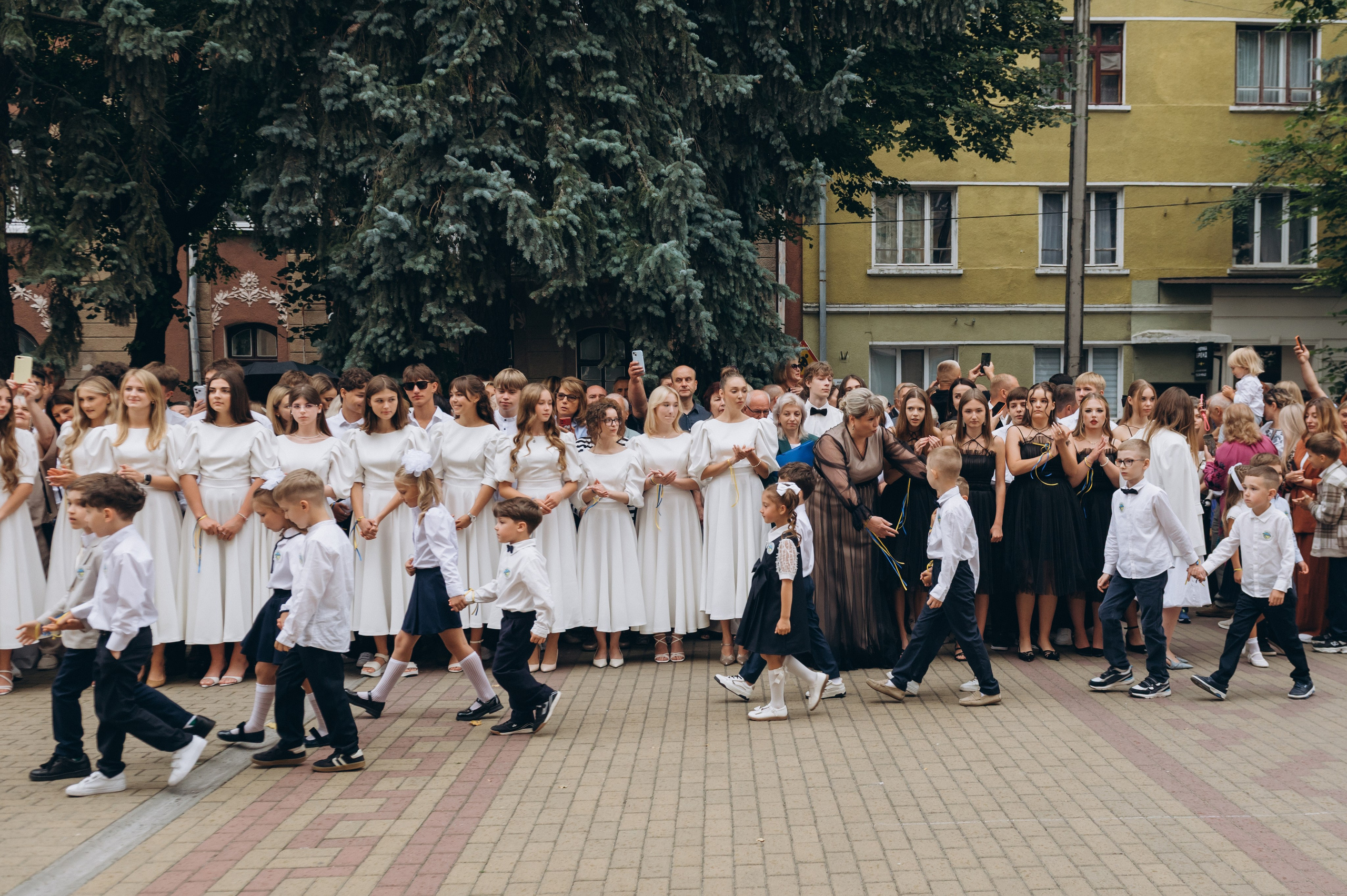 Перший дзвоник у Тернополі, фотосесія першокласників