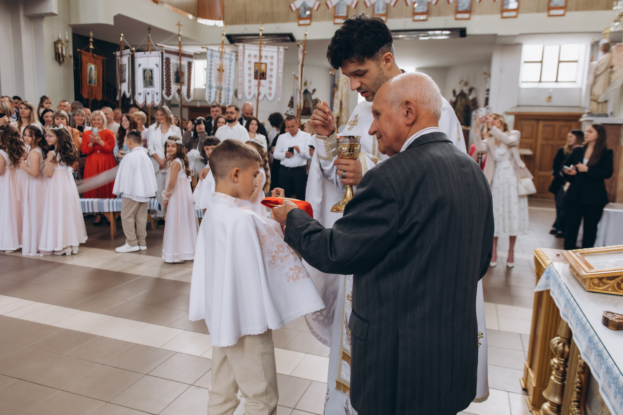 Фотосесія Причастя Тернопіль, зйомка Причастя, фотограф на Причастя Тернопіль, Причастя Львів, Причастя церква Михаїла Тернопіль. Сімейний, дитячий та індивідуальний фотограф в м. Тернопіль, м. Львів