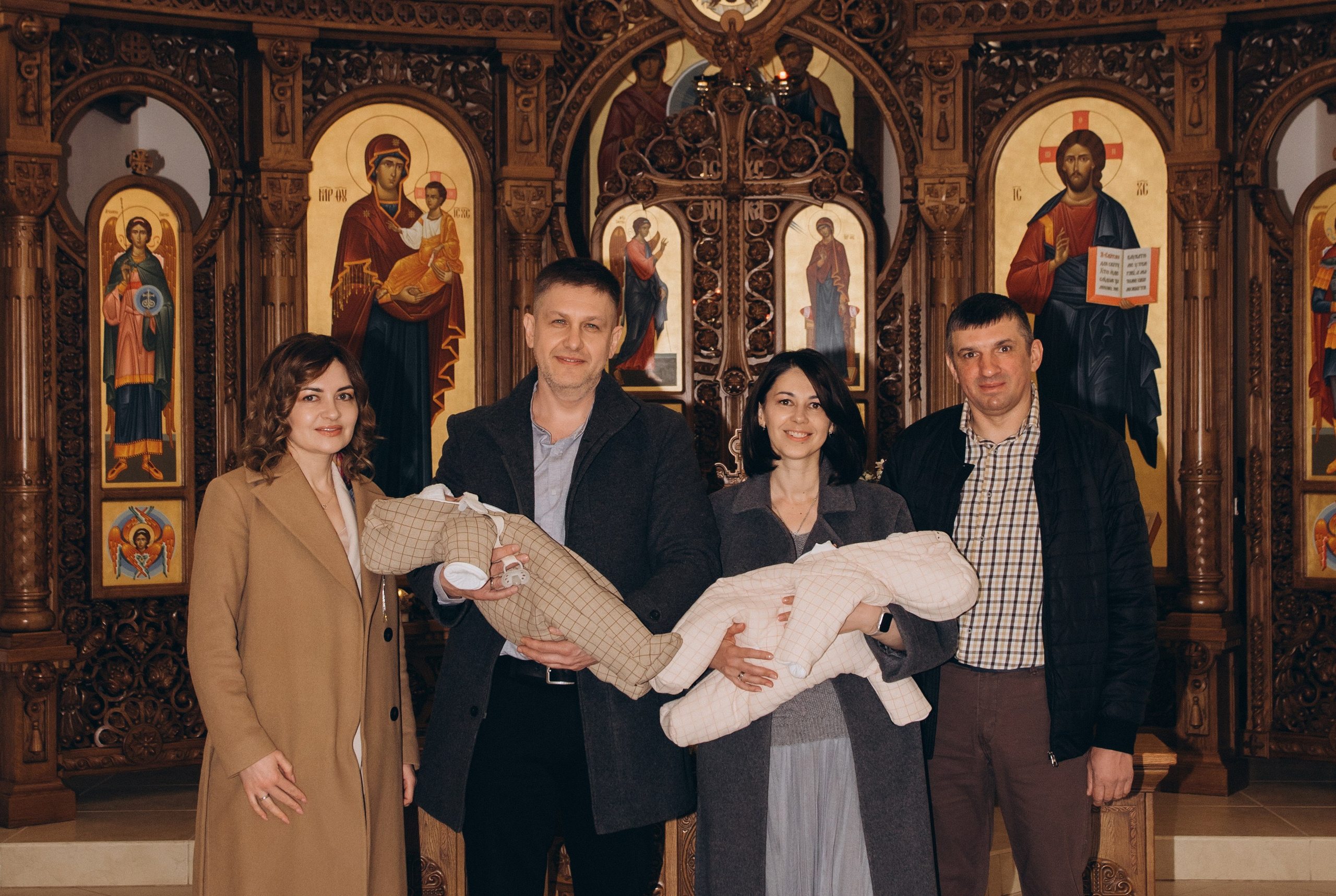 Фотосесія Хрещення Тернопіль, зйомка Хрестин Тернопіль, Храм Різдва Пресвятої Богородиці УГКЦ Тернопіль. Сімейний, дитячий та індивідуальний фотограф в м. Тернопіль, м. Львів