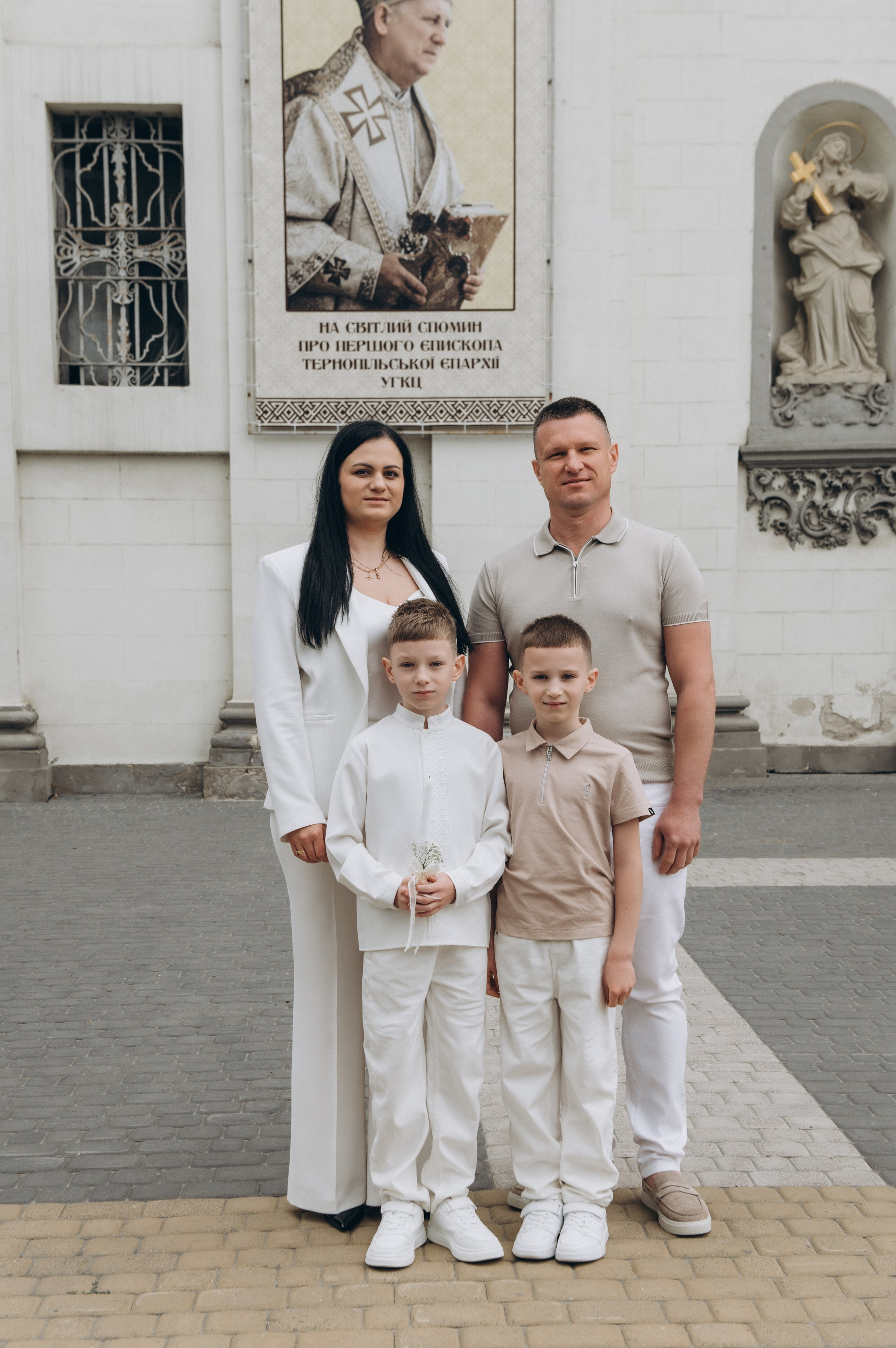 Фотосесія Першого Причастя Тернопіль, фотосесія Причастя Тернопіль, Таїнство Першого Причастя Тернопіль, Катедра Причастя Тернопіль. Сімейний, дитячий та індивідуальний фотограф в м. Тернопіль, м. Львів