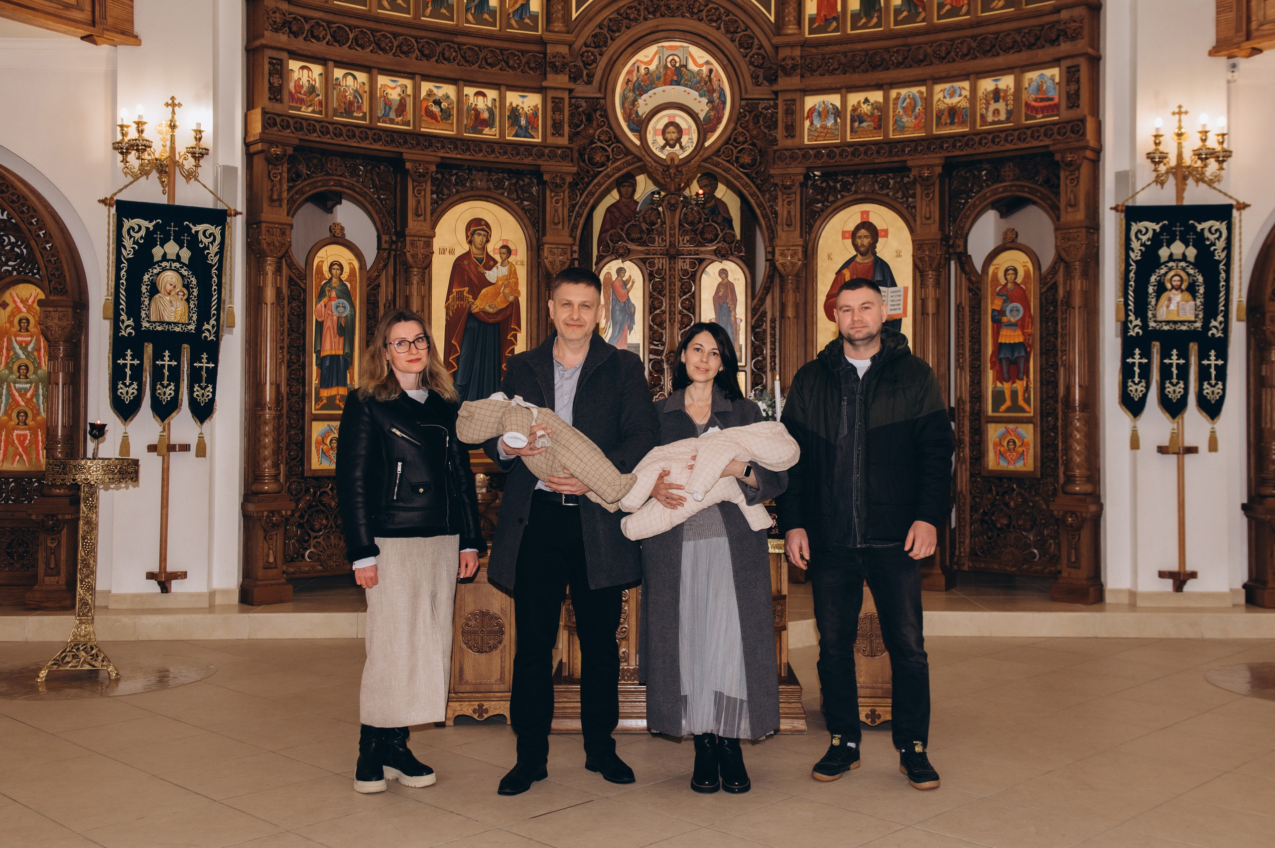 Фотосесія Хрещення Тернопіль, зйомка Хрестин Тернопіль, Храм Різдва Пресвятої Богородиці УГКЦ Тернопіль. Сімейний, дитячий та індивідуальний фотограф в м. Тернопіль, м. Львів