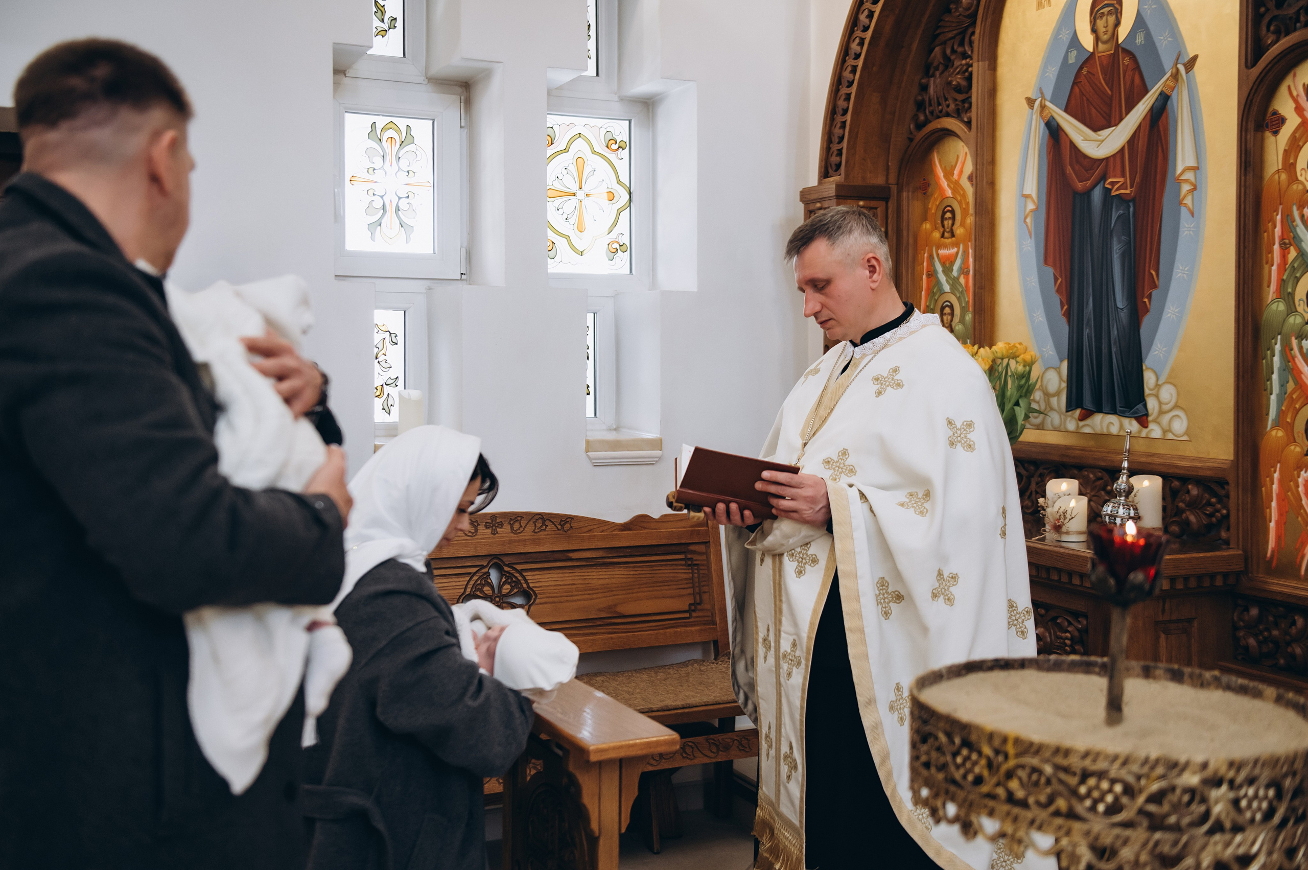 Фотосесія Хрещення Тернопіль, зйомка Хрестин Тернопіль, Храм Різдва Пресвятої Богородиці УГКЦ Тернопіль. Сімейний, дитячий та індивідуальний фотограф в м. Тернопіль, м. Львів
