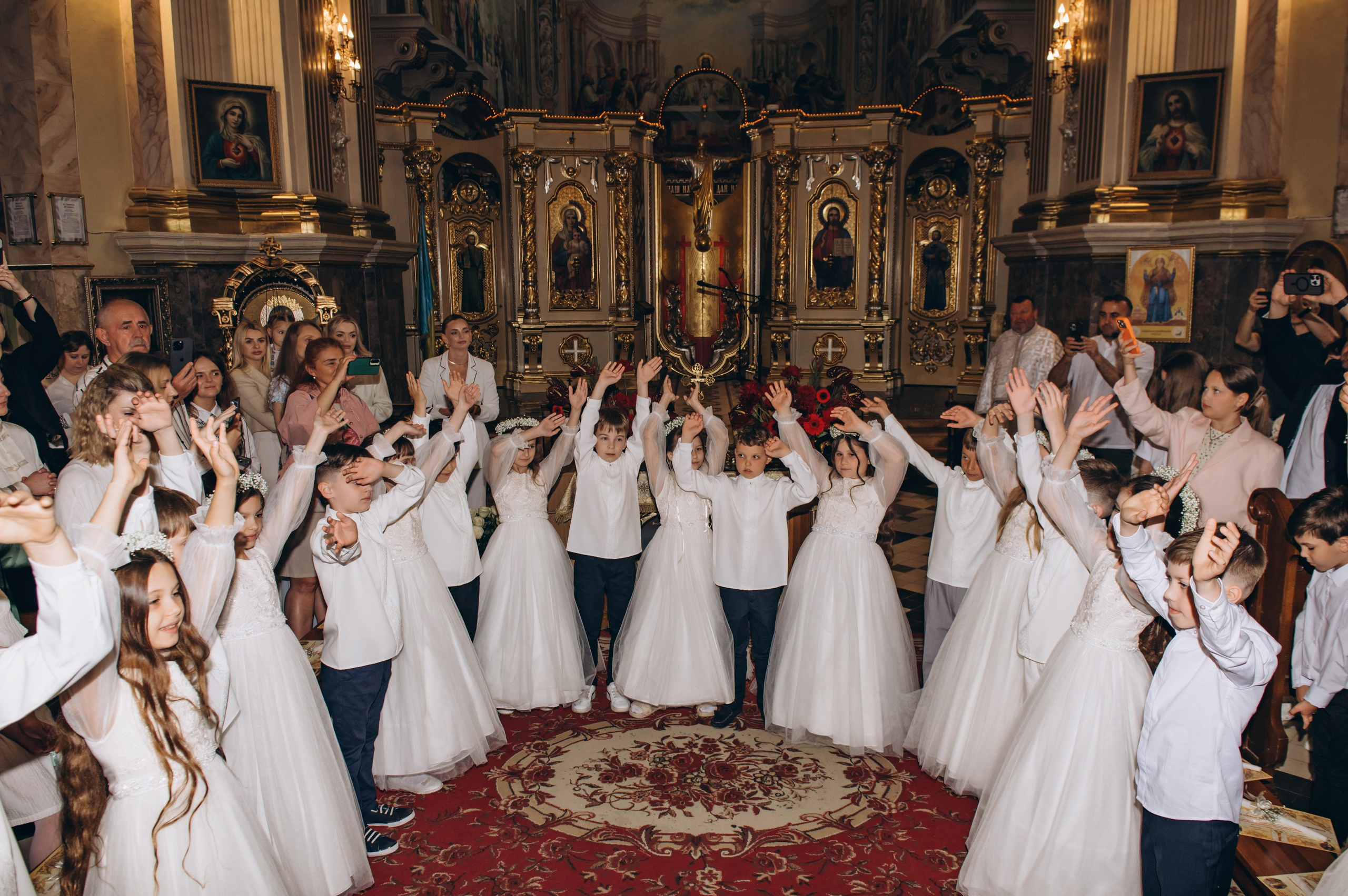 Фотосесія Першого Причастя Тернопіль, фотосесія Причастя Тернопіль, Таїнство Першого Причастя Тернопіль, Катедра Причастя Тернопіль. Сімейний, дитячий та індивідуальний фотограф в м. Тернопіль, м. Львів