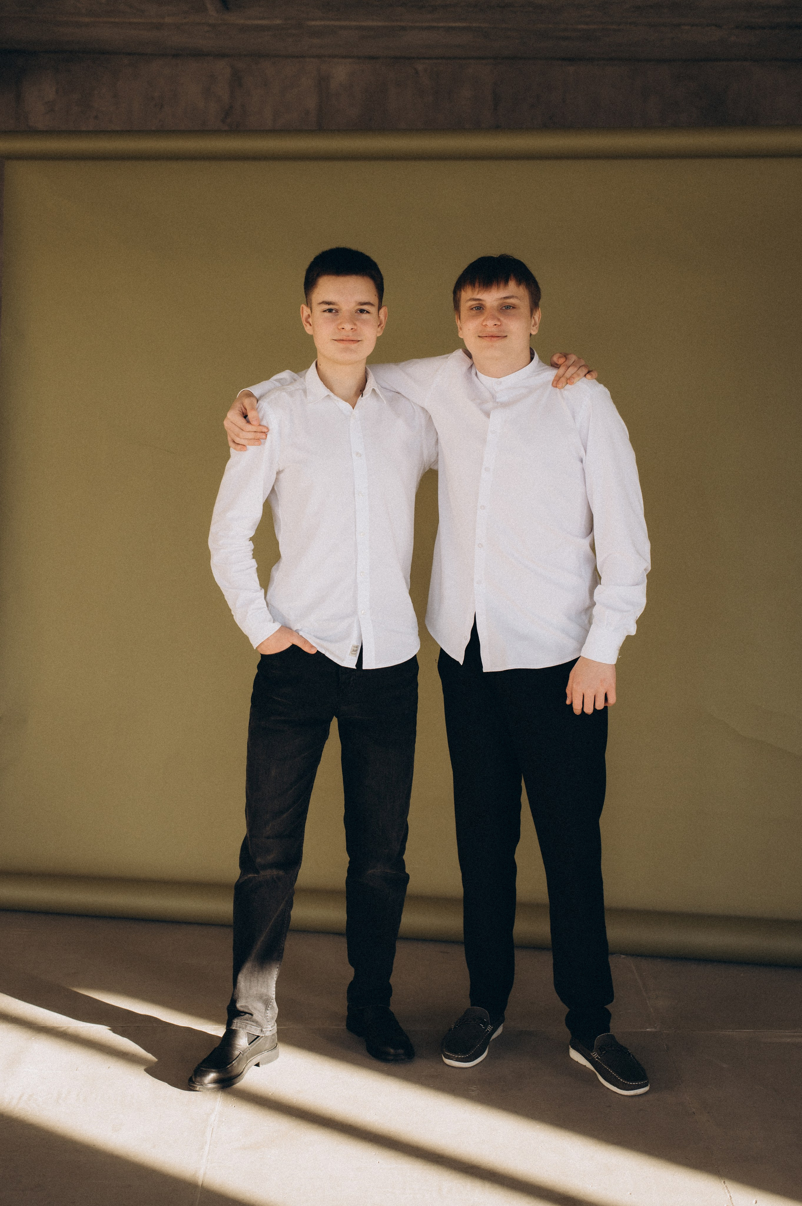 Фотосесія випускників, фотосесія на віньєтки Тернопіль, випускники Тернопіль, випуск 2025. Сімейний, дитячий та індивідуальний фотограф в м. Тернопіль, м. Львів